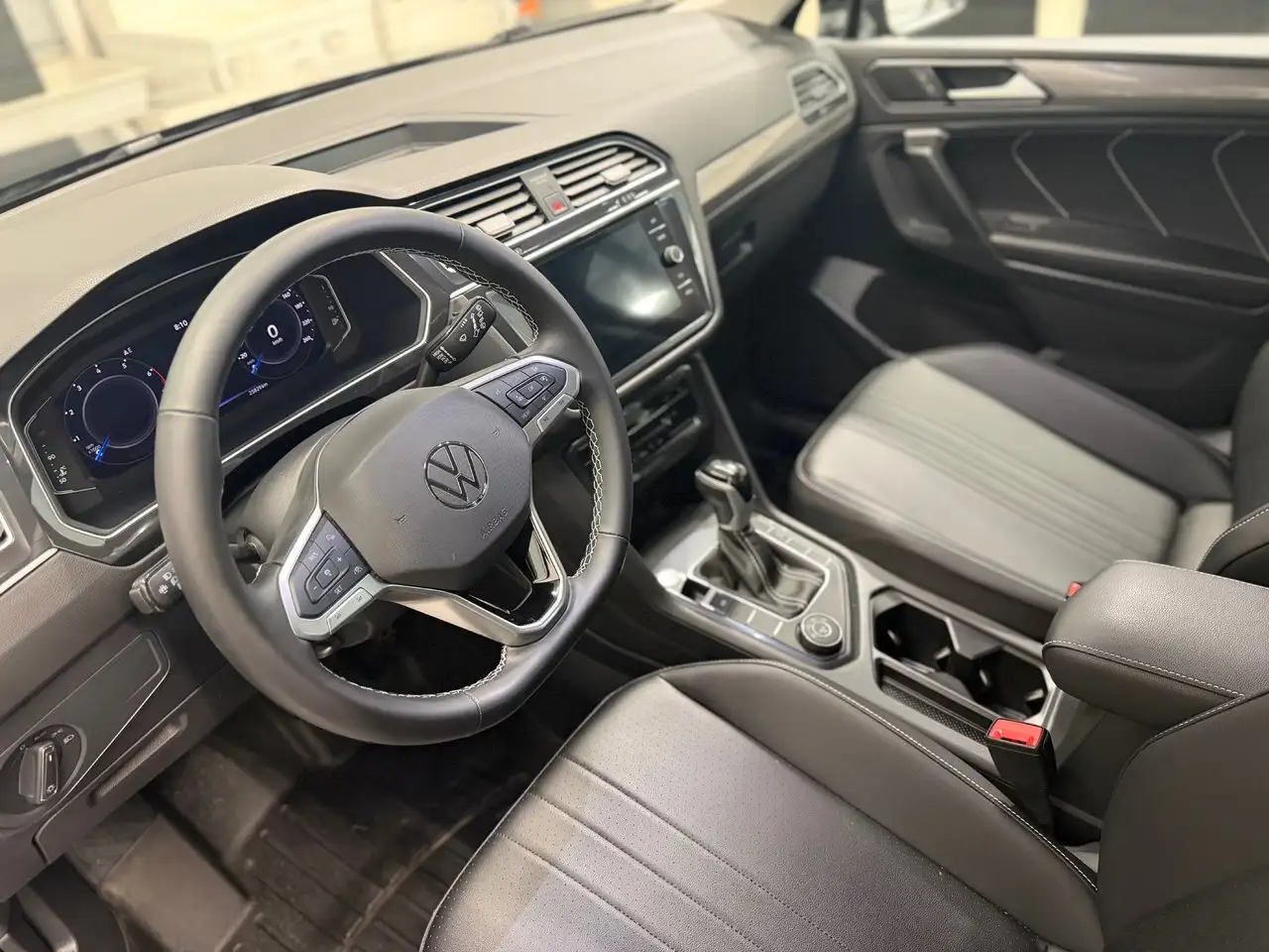 Volkswagen Tiguan снимка Volkswagen Tiguan