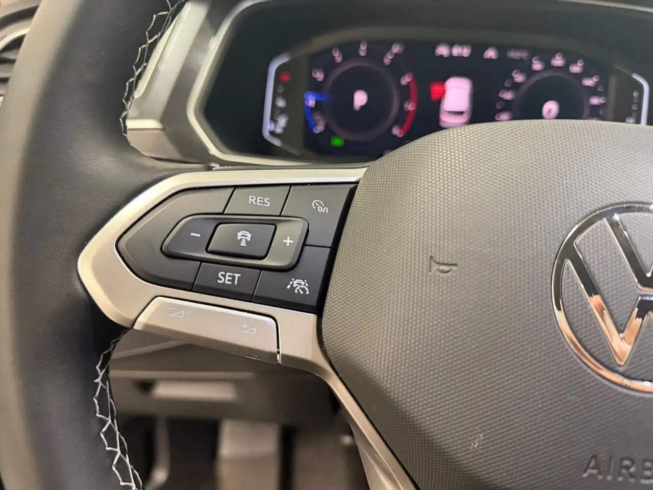 Volkswagen Tiguan снимка Volkswagen Tiguan