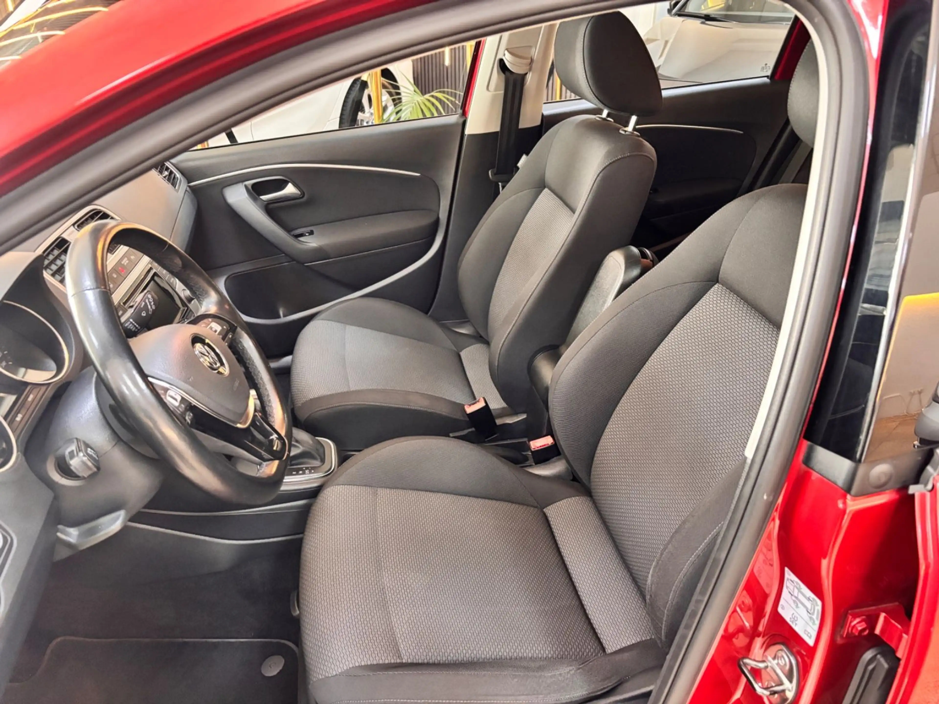 Volkswagen Polo V Highline BMT/Start-Stopp — photo 9
