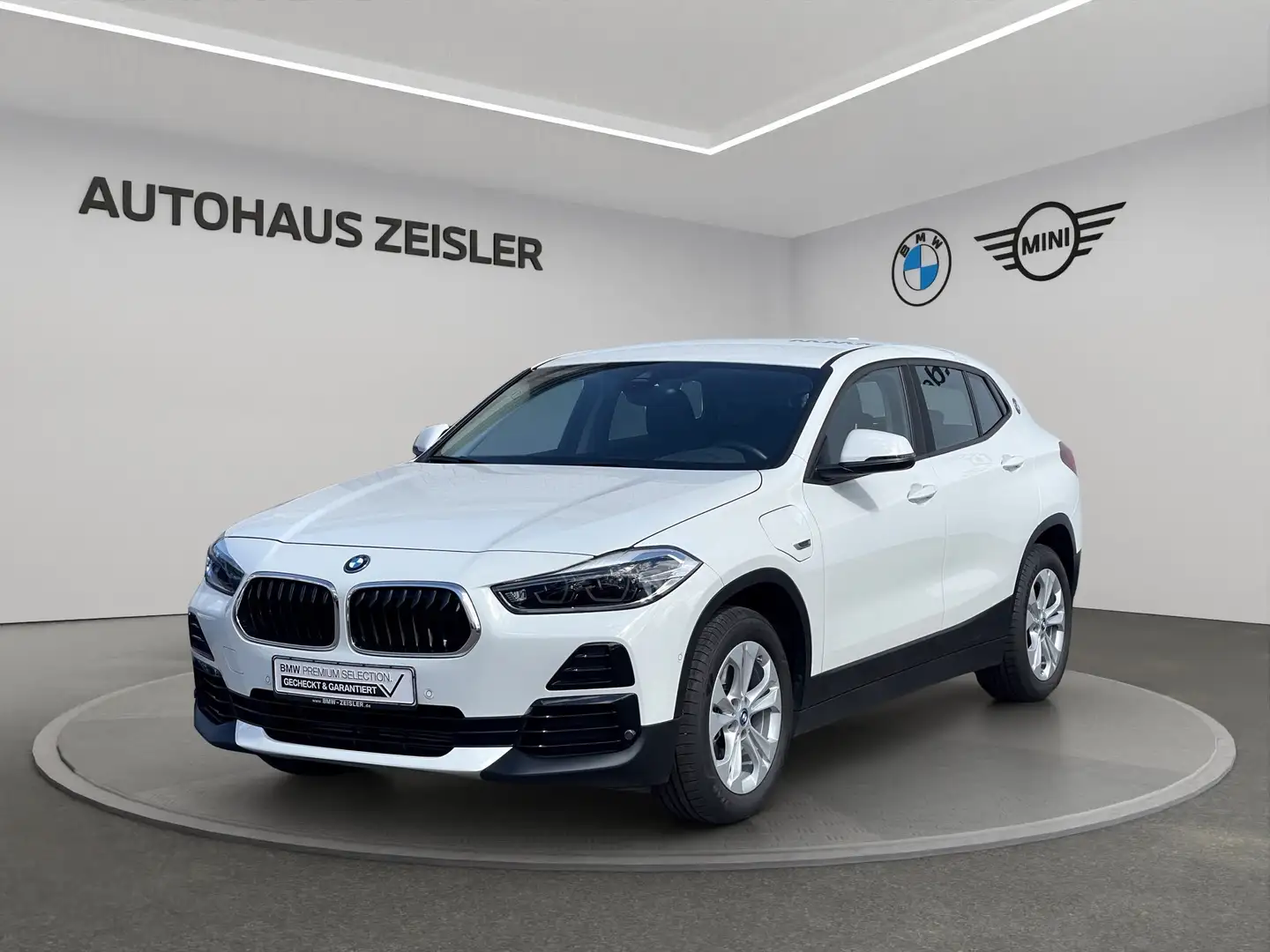 BMW X2 xDrive25e *11tkm* Navi Sitzheizung PDC Tempomat Weiß - 1