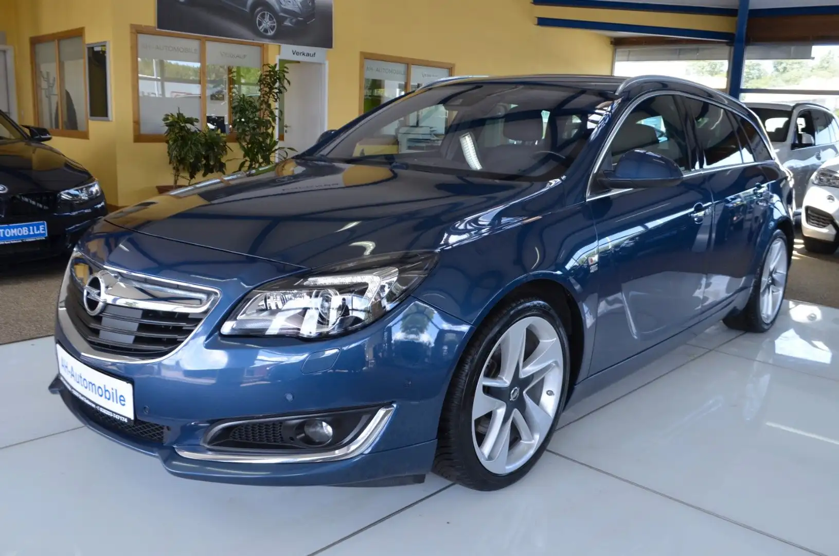 Opel Insignia A Sports Tourer Business Innovation Blau - 1