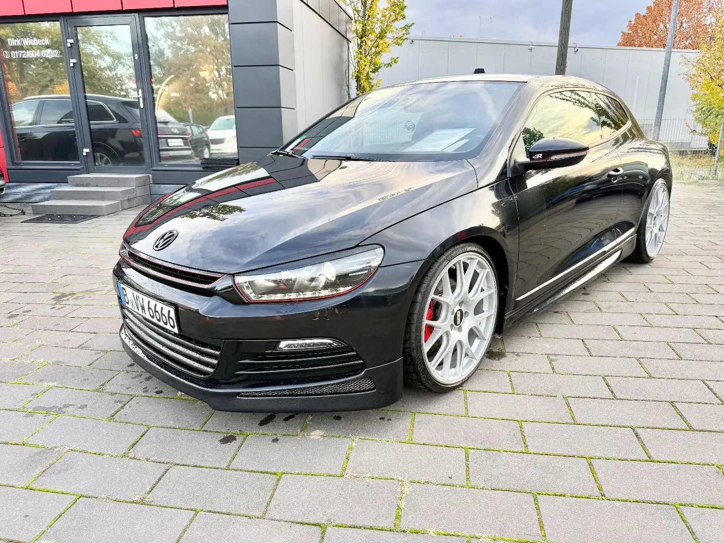 Volkswagen Scirocco 2.0TSI147,Automazik,Leder,Navi,LED,PaNo Schwarz - 1