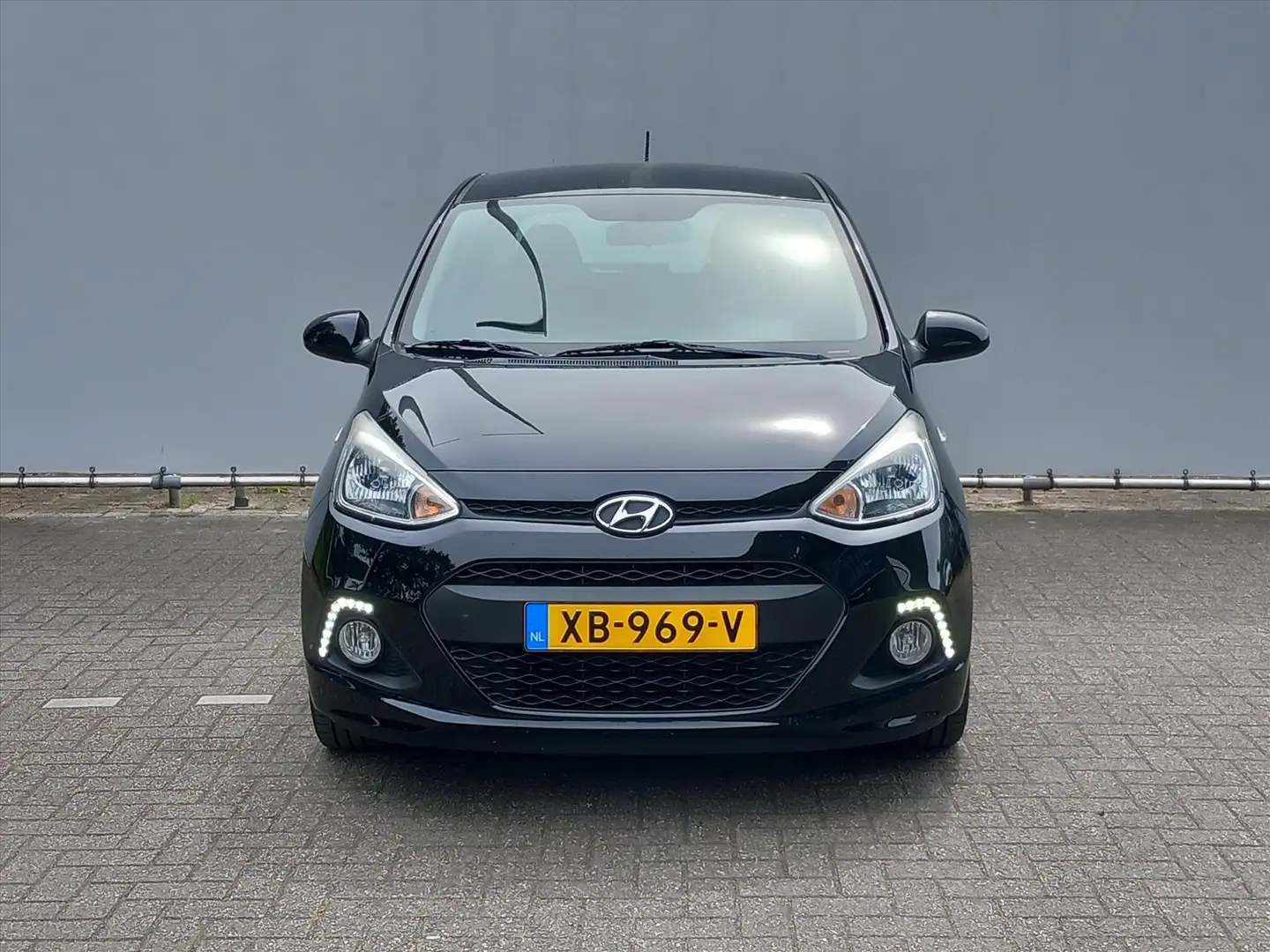 Hyundai i10 1.0i 66pk Premium I Airco I Cruisecontrol I Parkee Negro - 2