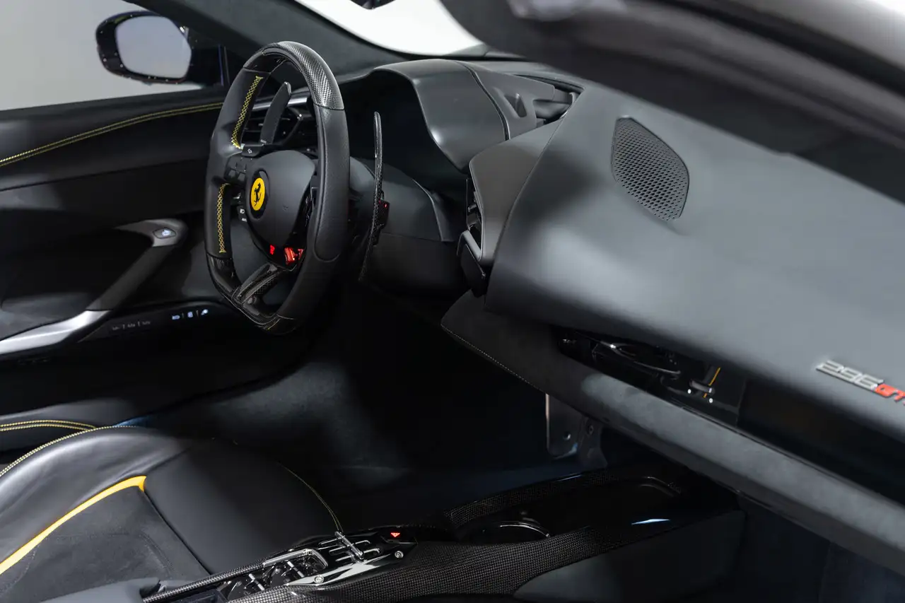 Ferrari 296 GTS снимка Ferrari 296 GTS