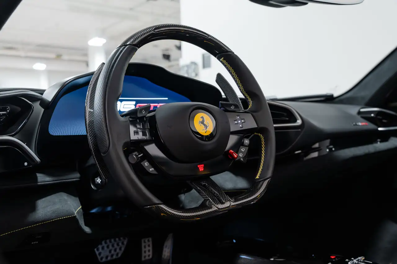 Ferrari 296 GTS снимка Ferrari 296 GTS