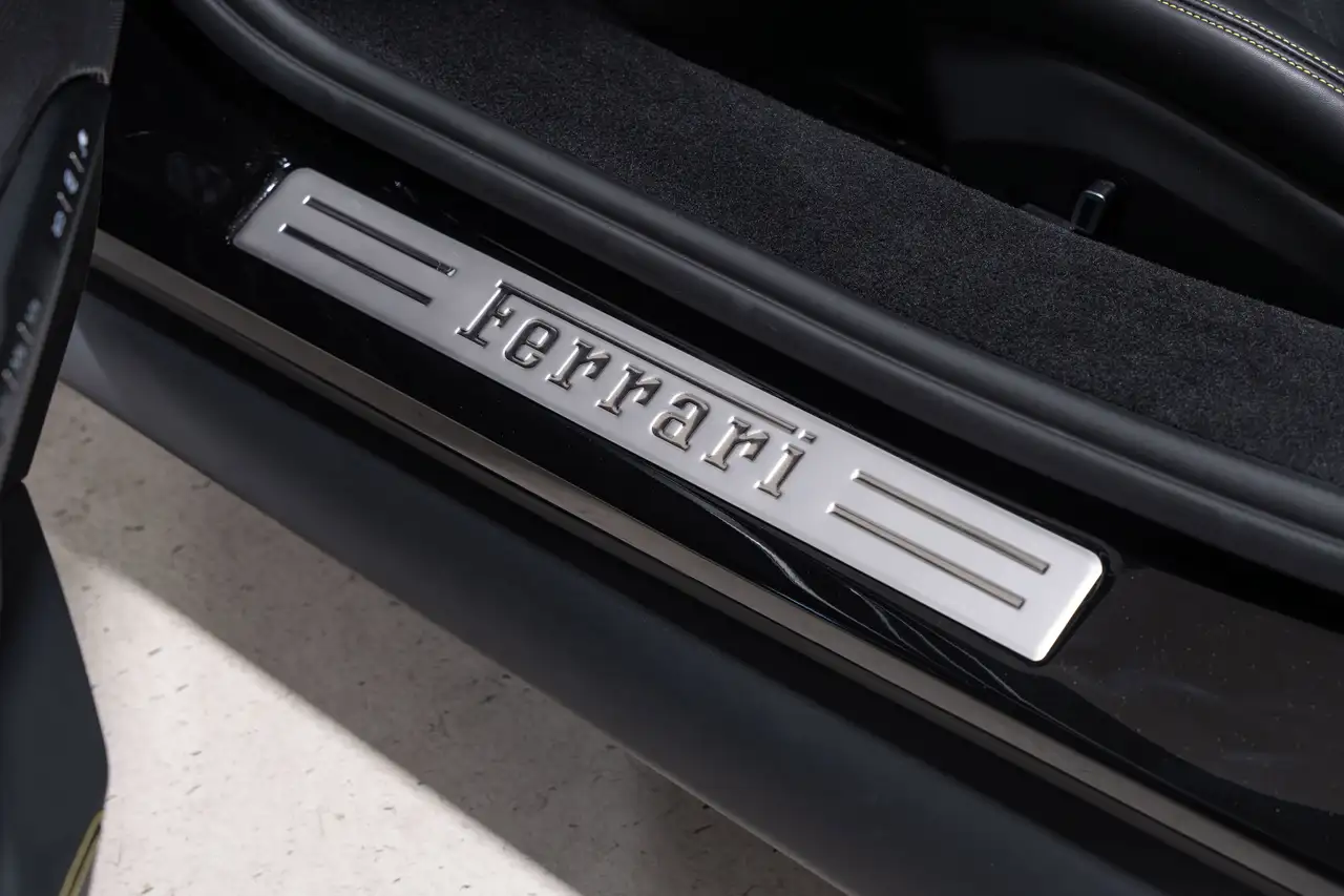 Ferrari 296 GTS снимка Ferrari 296 GTS