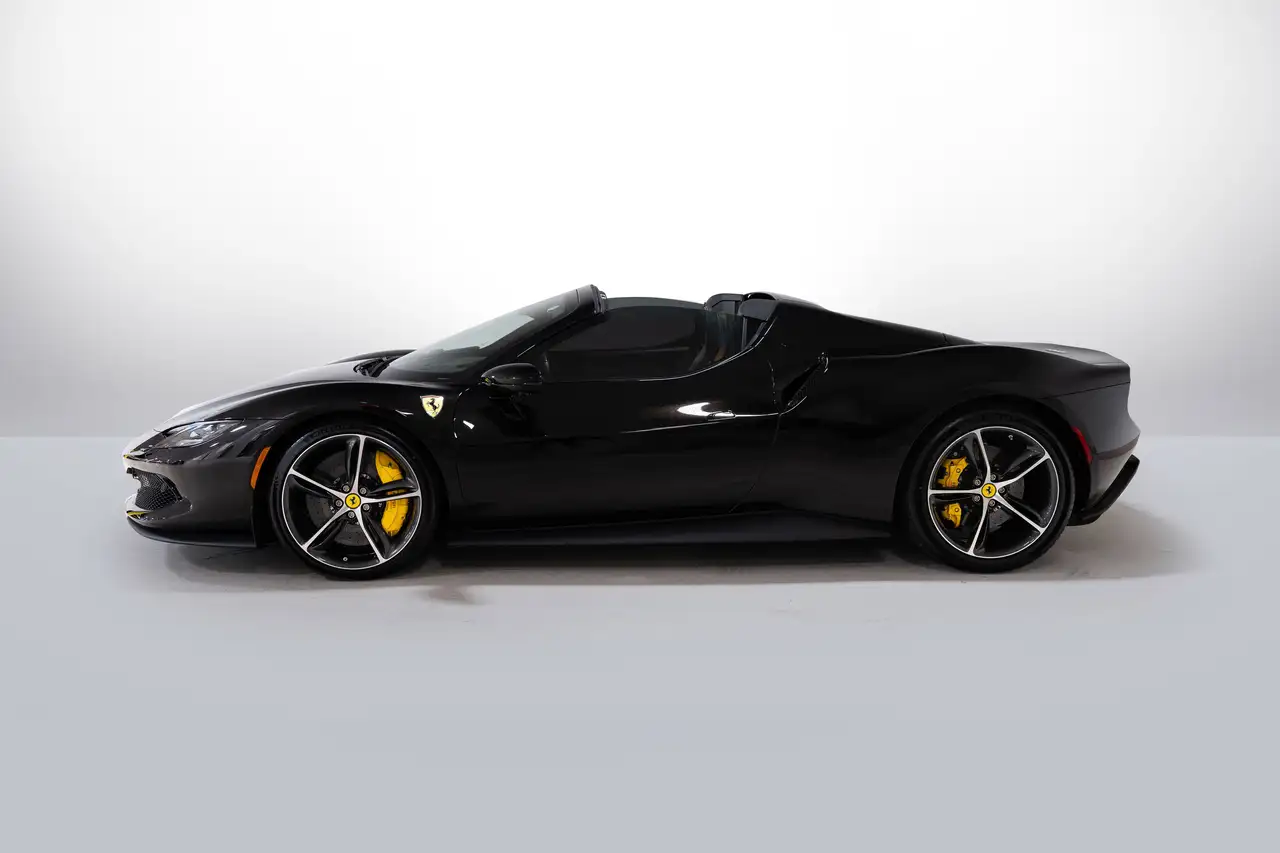 Ferrari 296 GTS снимка Ferrari 296 GTS