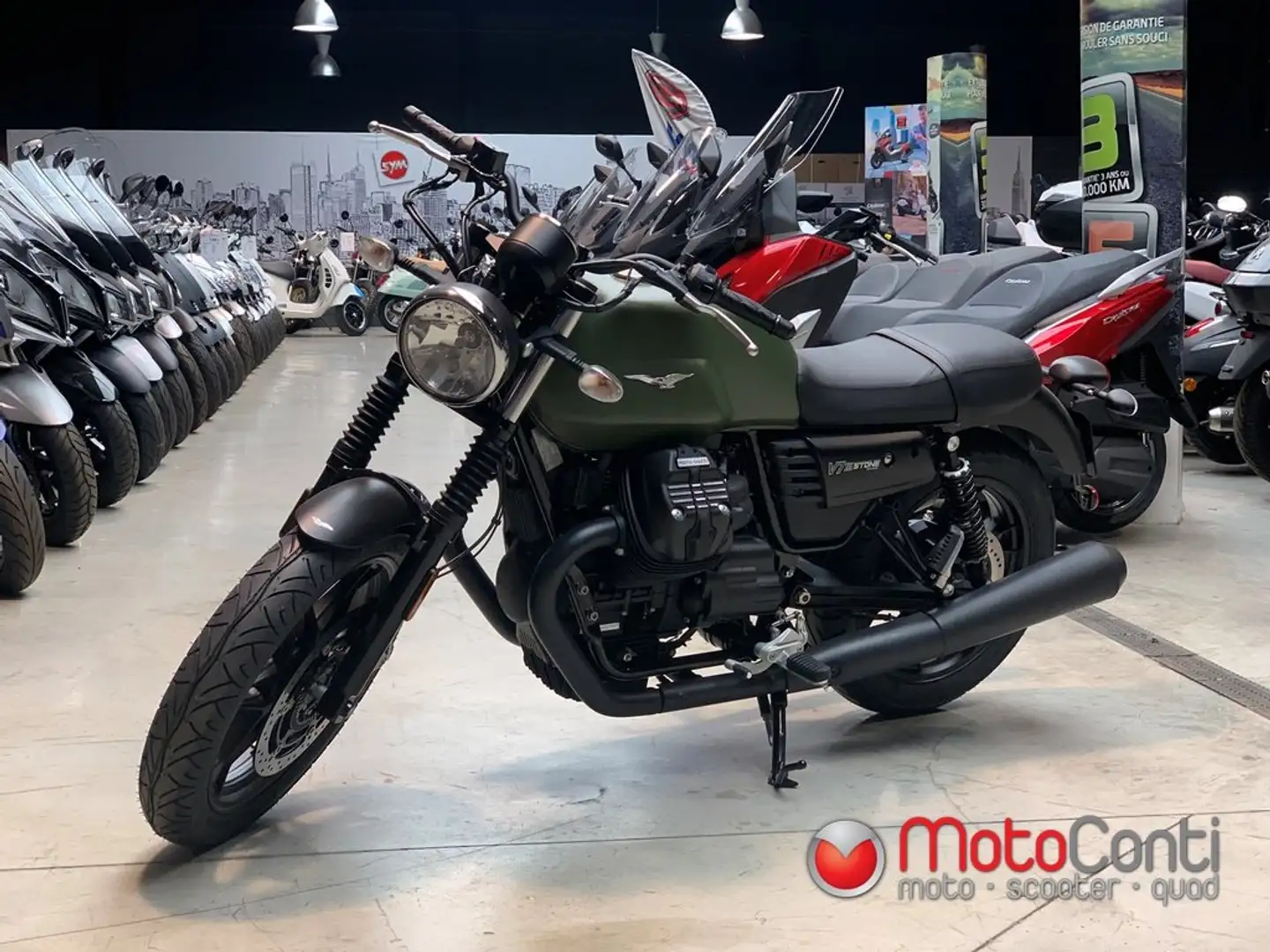 Moto Guzzi V 7 III STONE Negru - 1