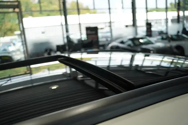Mercedes-Benz GLC Class view 14