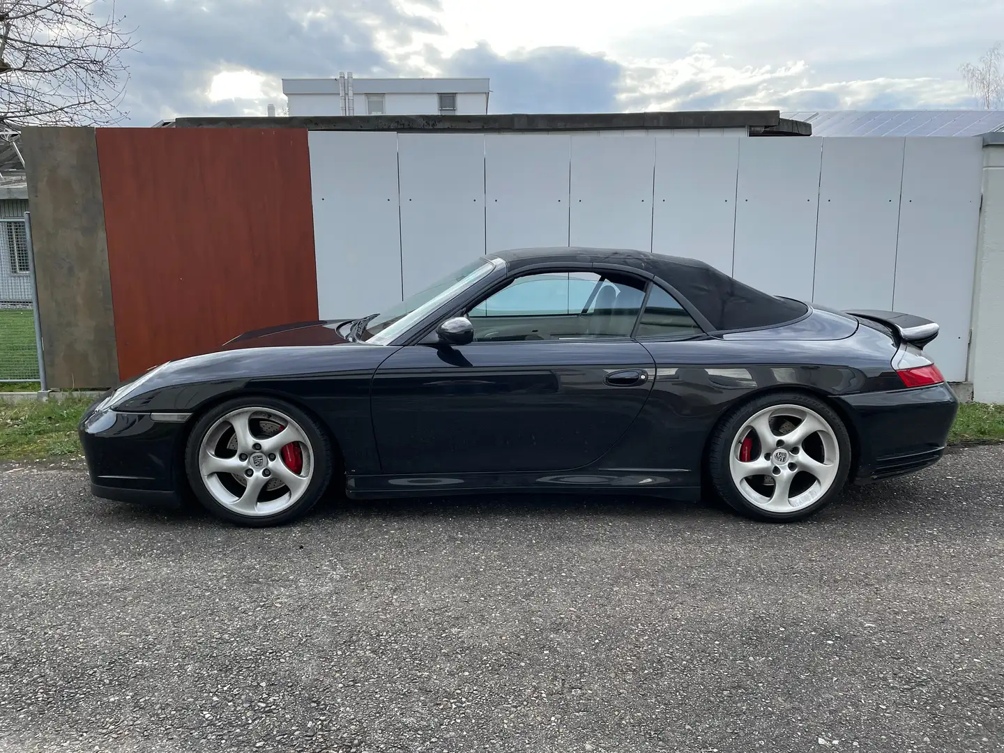 Porsche 996 911 Carrera 4S Cabrio Schwarz - 2