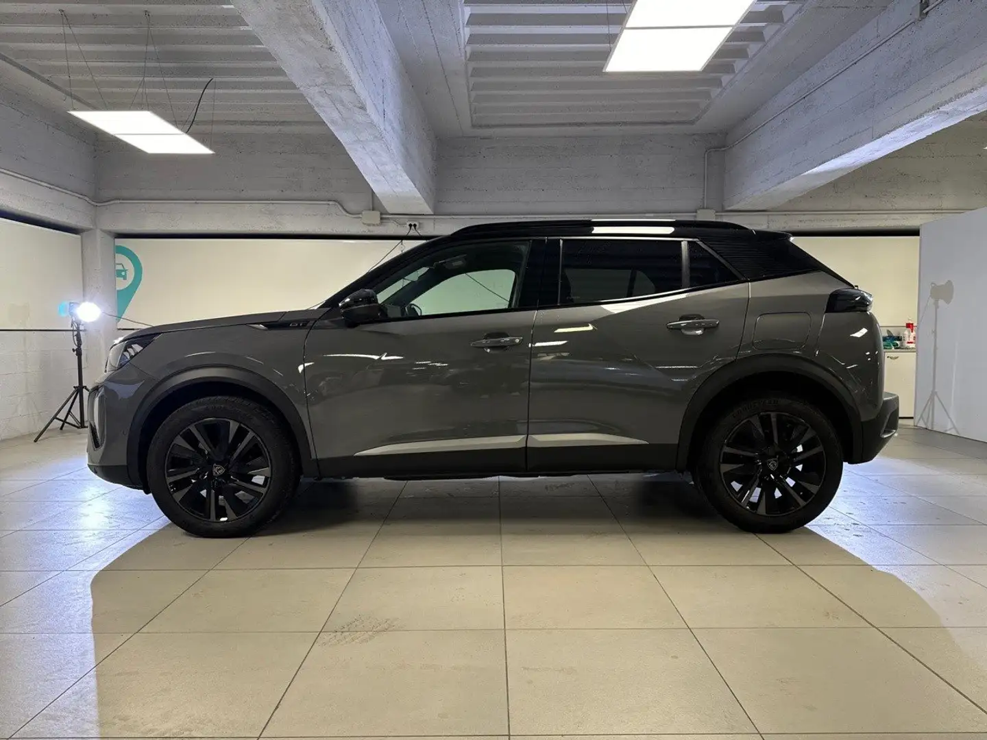 Peugeot 2008 PureTech 130 EAT8 GT S/S Gris - 2