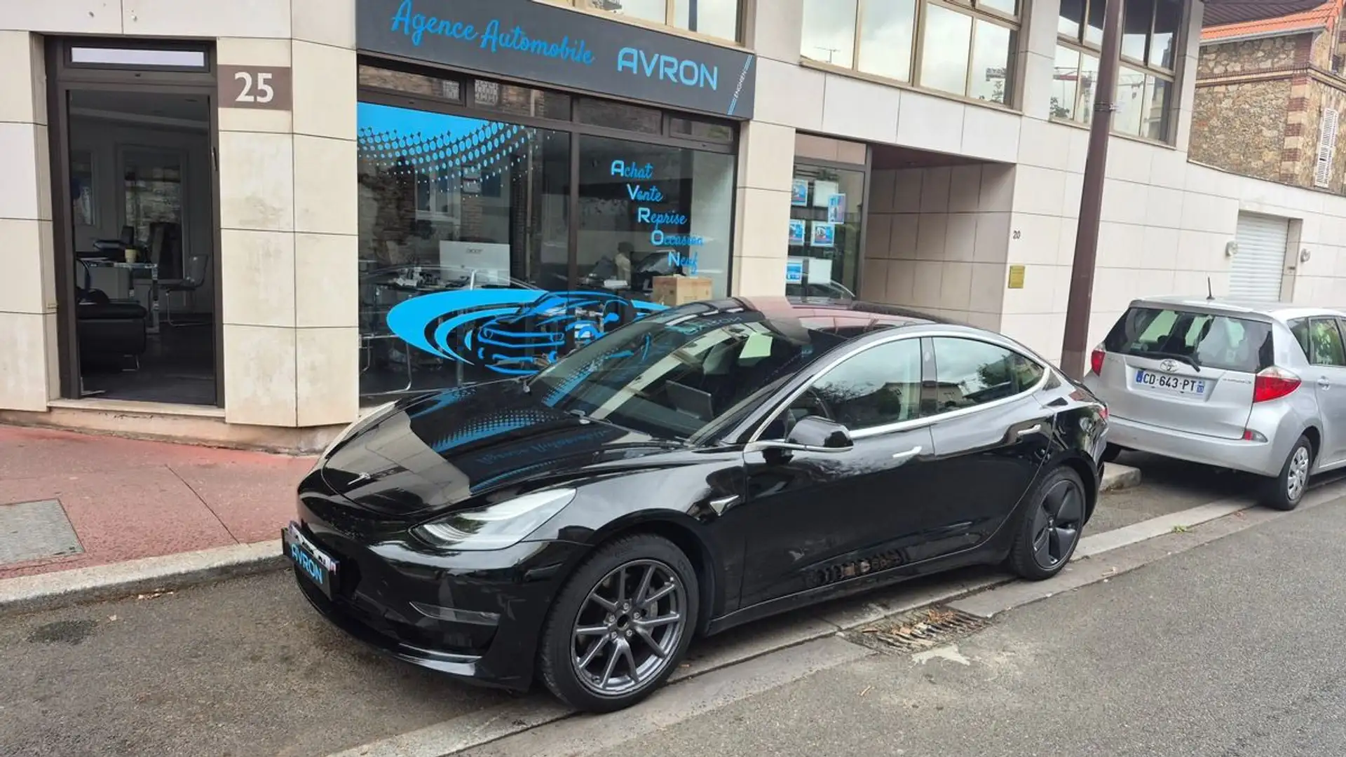Tesla Model 3 306cv AUTONOMIE STANDARD PLUS RWD 50KWH 4CV Schwarz - 1