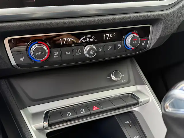 Audi Q3 view 12
