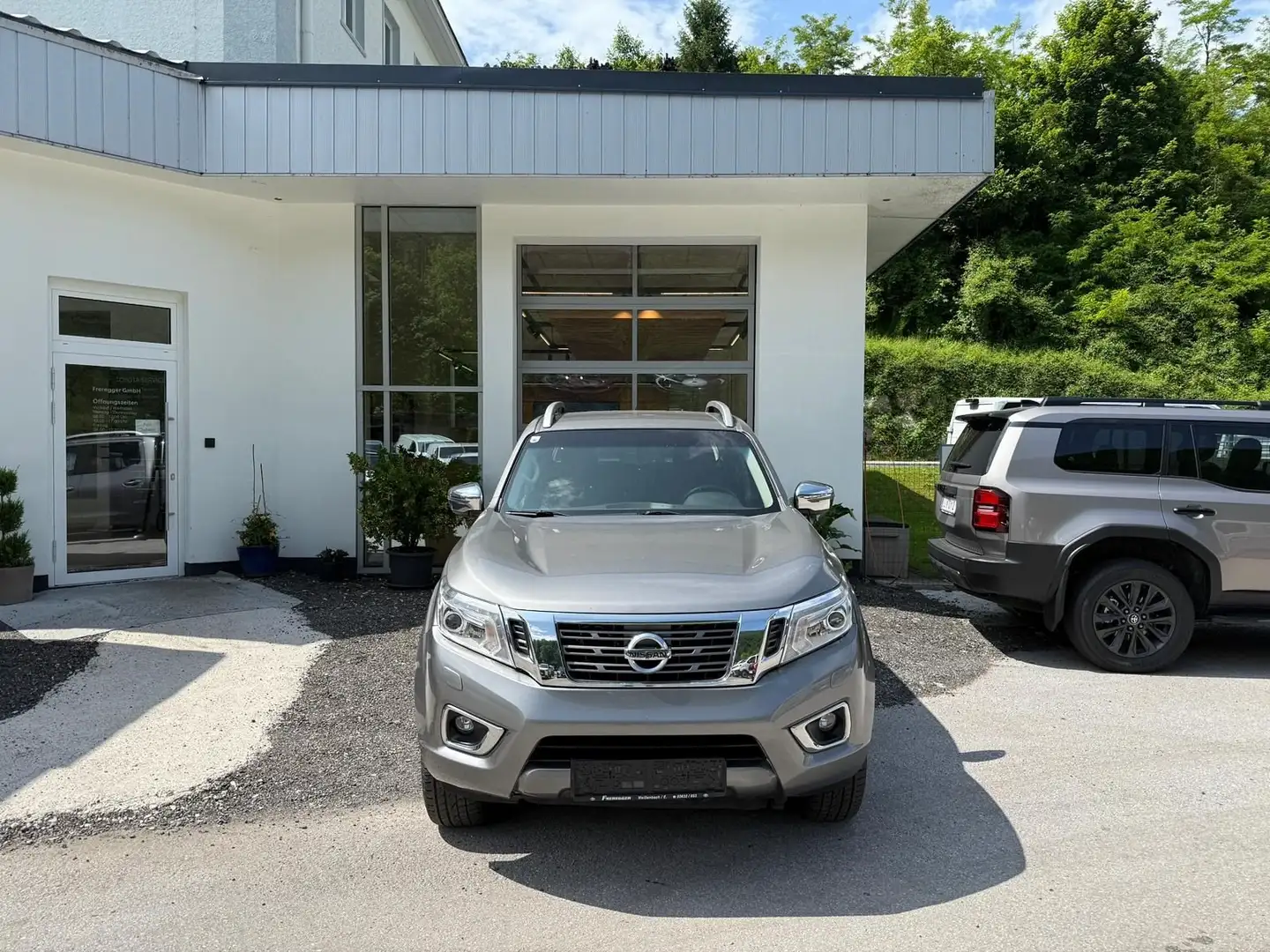 Nissan Navara NP300 N-Connecta Double Cab 4x4 Gris - 1