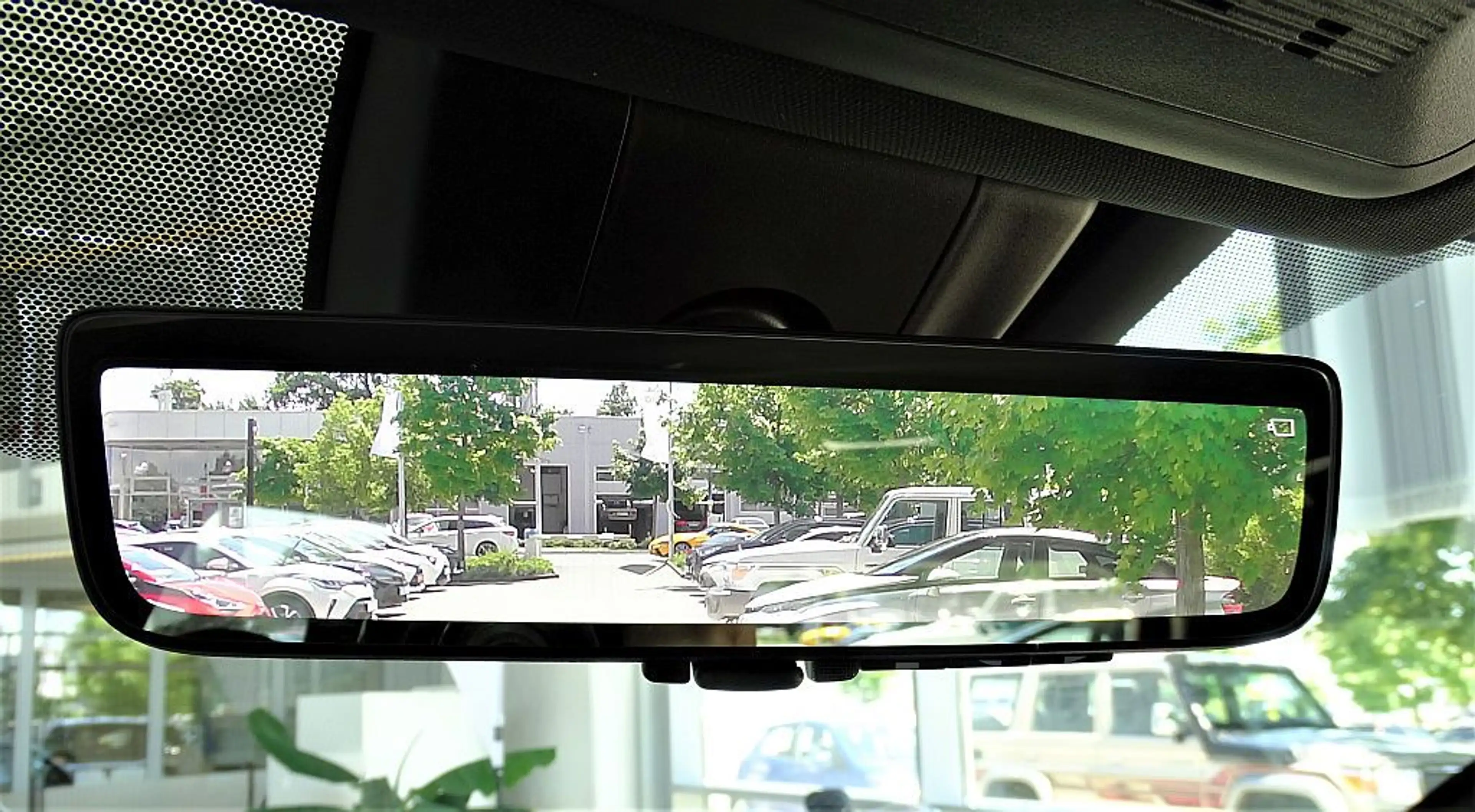 Toyota RAV 4 — photo 22