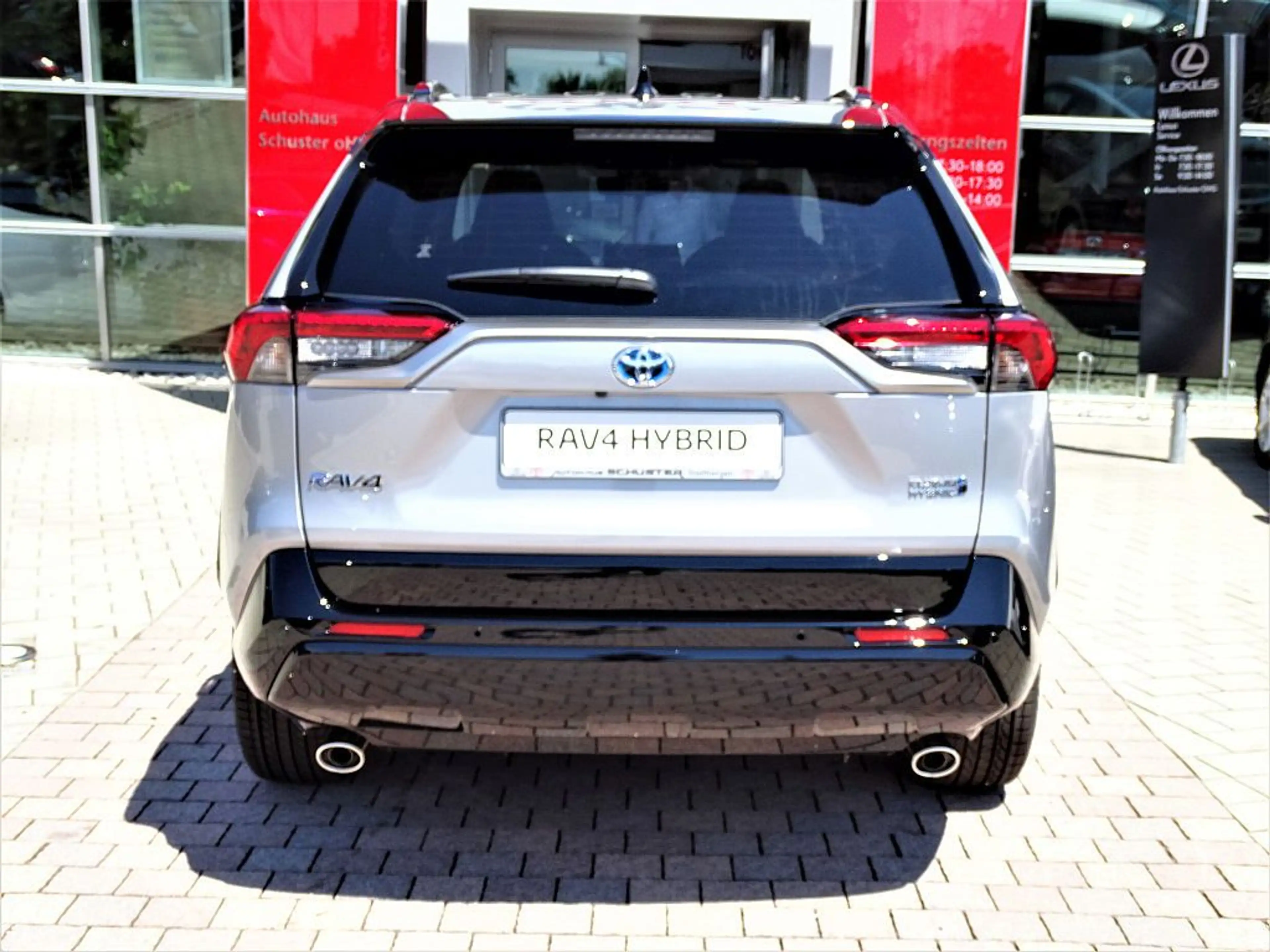 Toyota RAV 4 — photo 7
