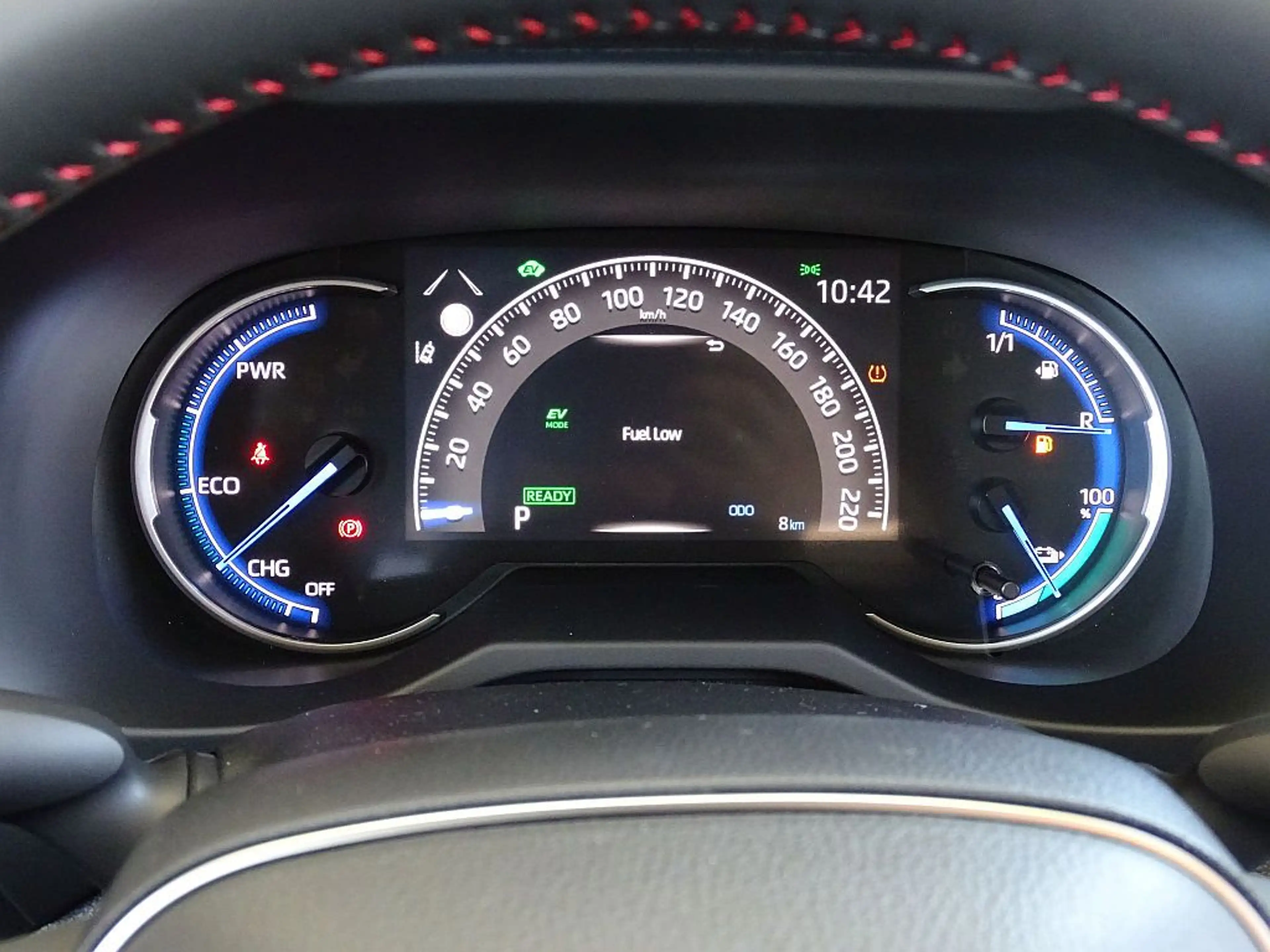 Toyota RAV 4 — photo 16