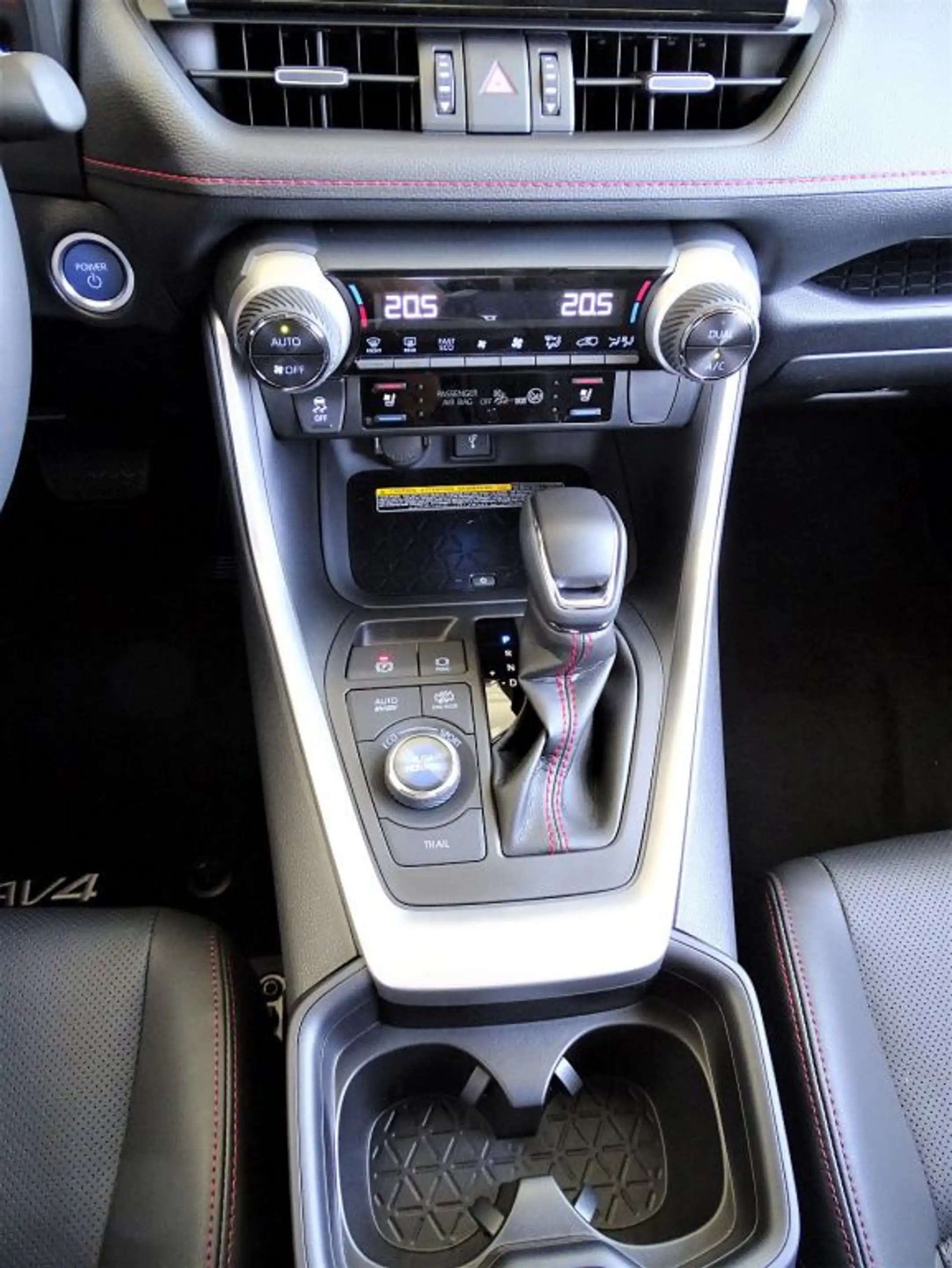 Toyota RAV 4 — photo 21