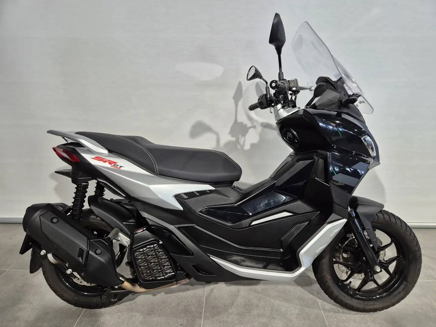 Aprilia SR GT 200 Grijs - 1