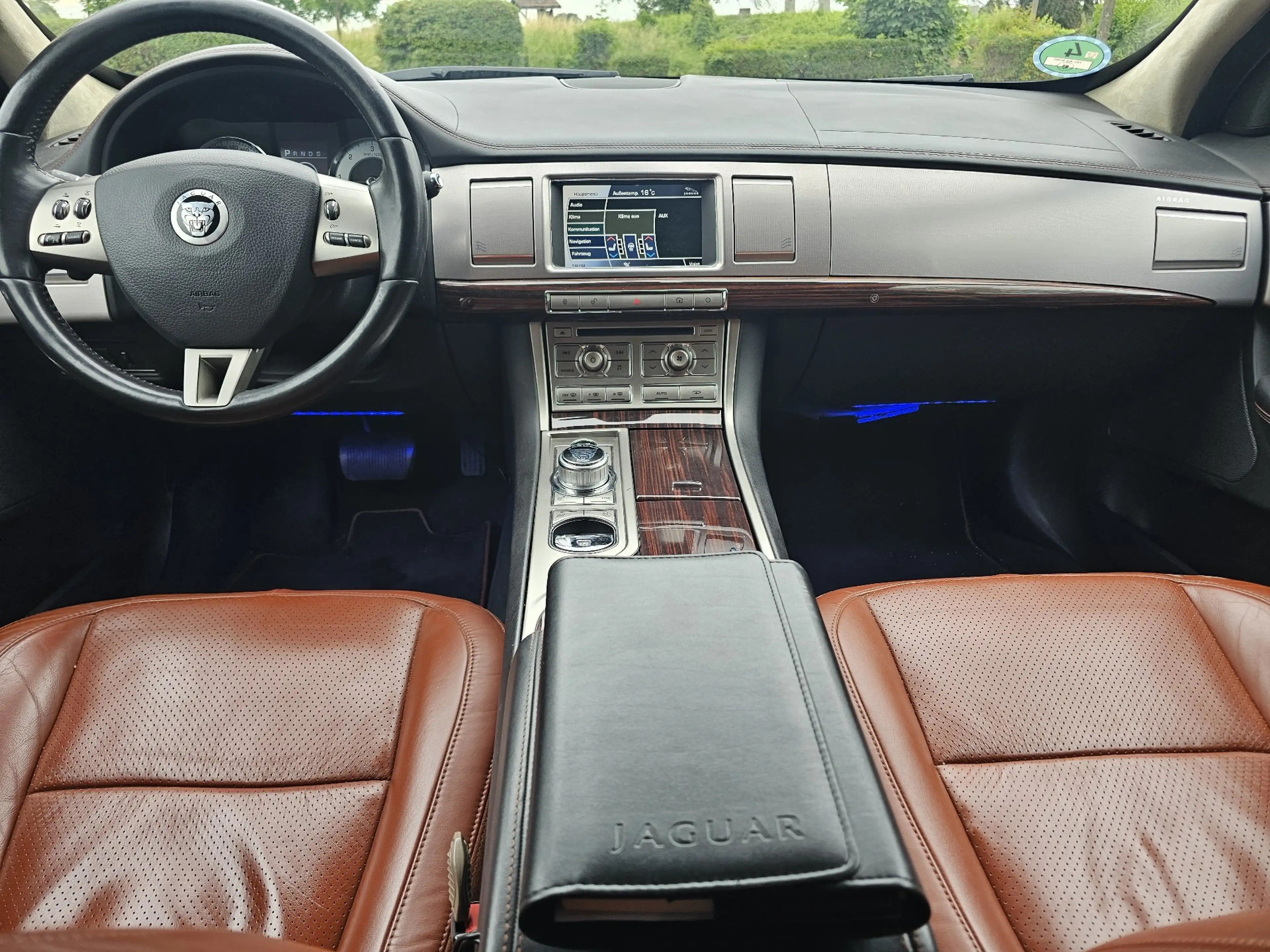 Jaguar XF 3.0 V6 D S Tüv 05/2028 M+S Reifen Vollausttattung — photo 11