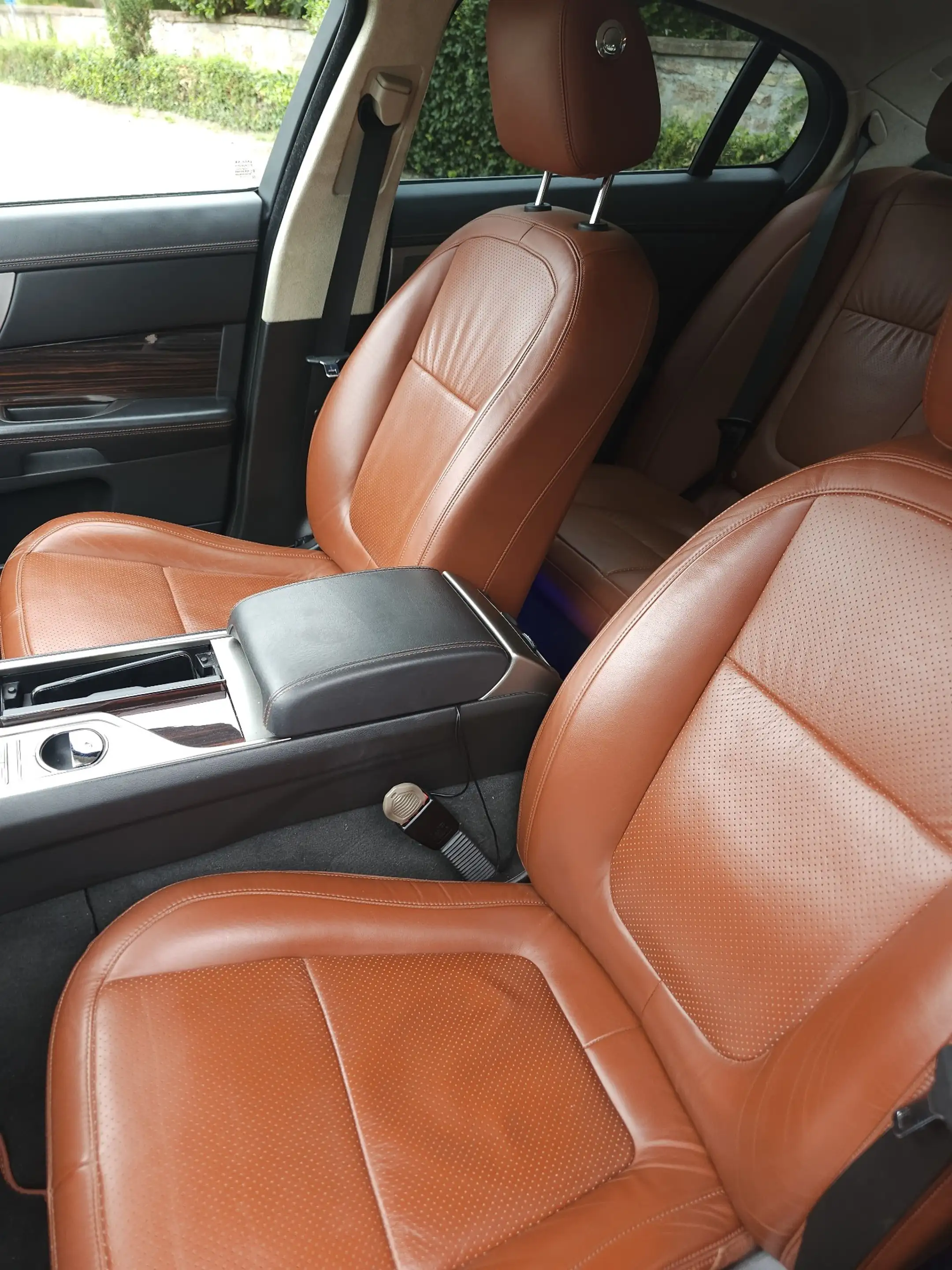 Jaguar XF 3.0 V6 D S Tüv 05/2028 M+S Reifen Vollausttattung — photo 7