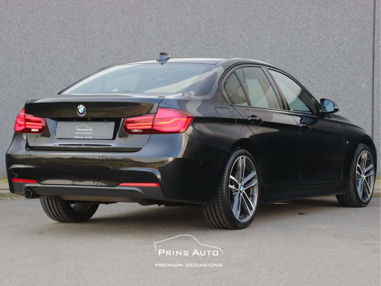 BMW 318 3-serie 318i M Sport Edition |NAVI|STOELVERW|CAMER Fekete - 2