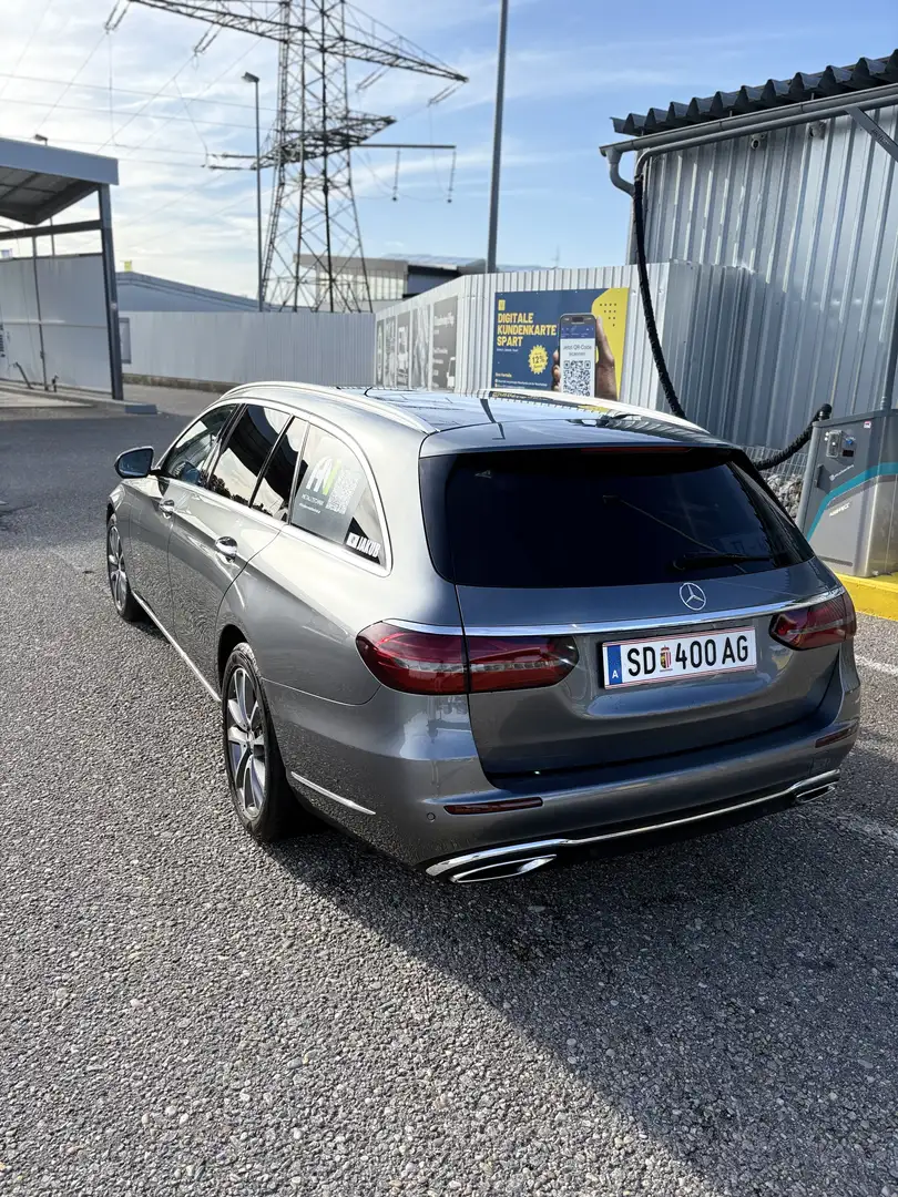 Mercedes-Benz E 220 d T Exclusive Aut. Grau - 1