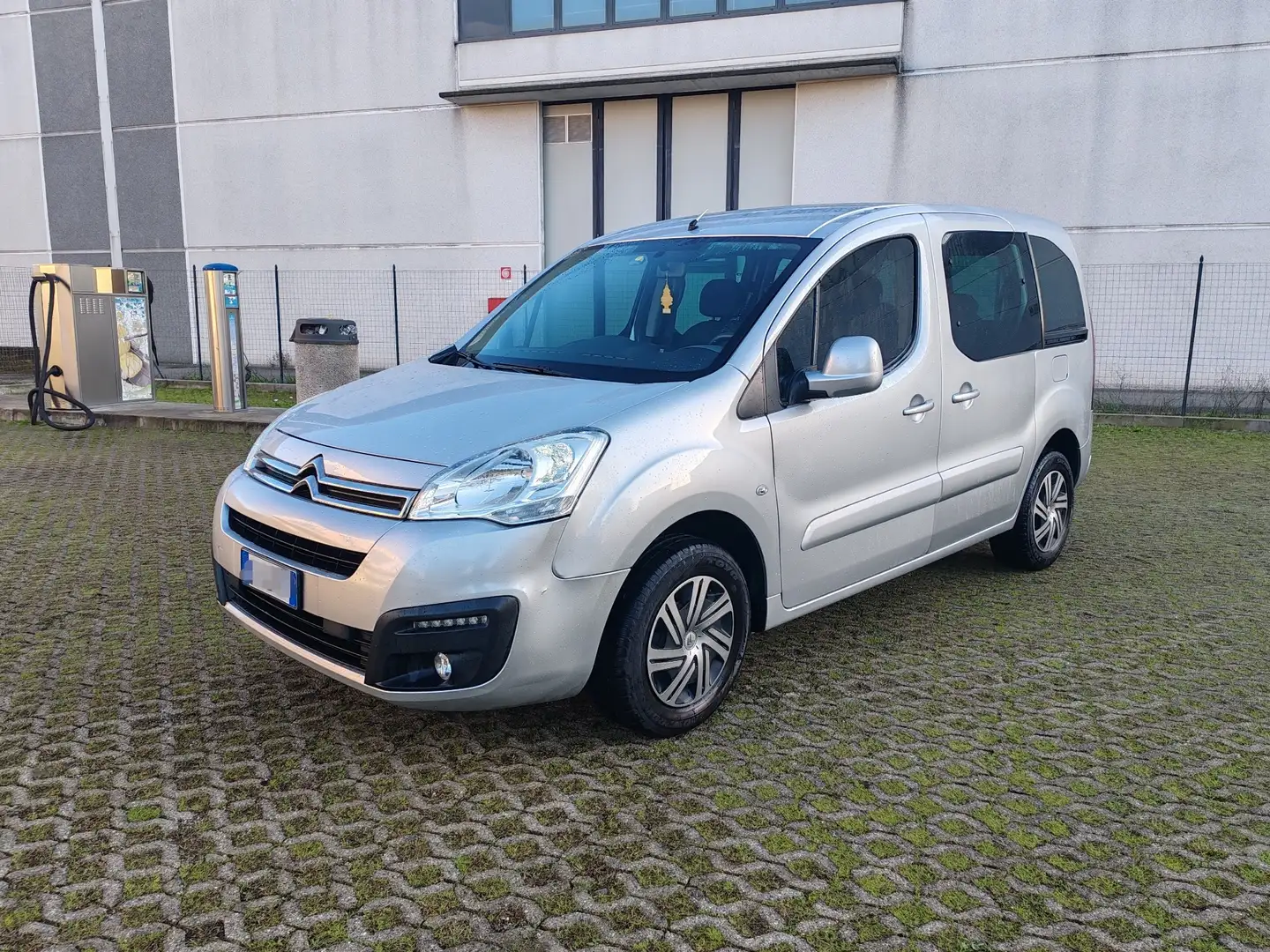 Citroen Berlingo 1. 6hdi Multispace  c/clima 100cv Grigio - 2