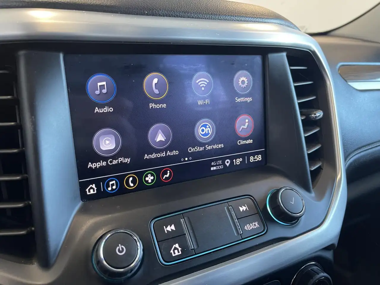 GMC Acadia снимка GMC Acadia