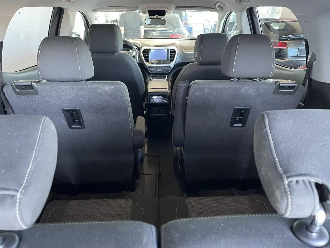 GMC Acadia снимка GMC Acadia