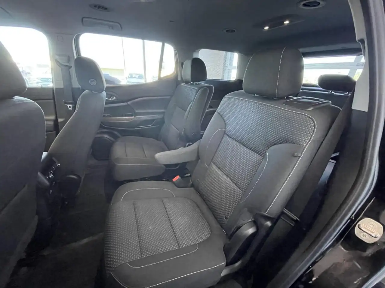 GMC Acadia снимка GMC Acadia