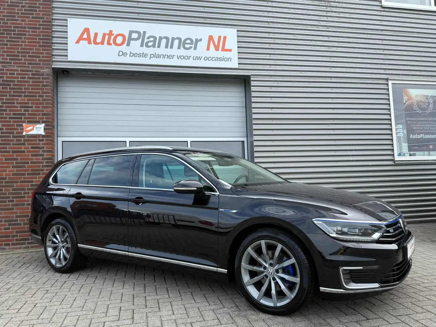 Volkswagen Passat Variant 1.4 TSI GTE Highline! 360° Camera! Pano! Zwart - 2