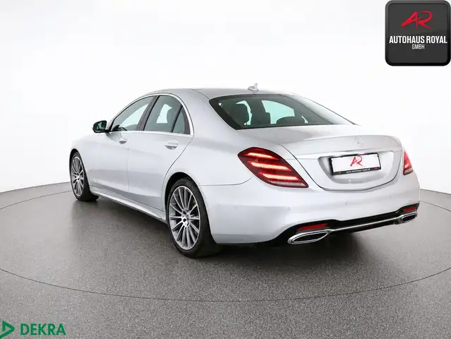 Mercedes-Benz Unknown Model view 3