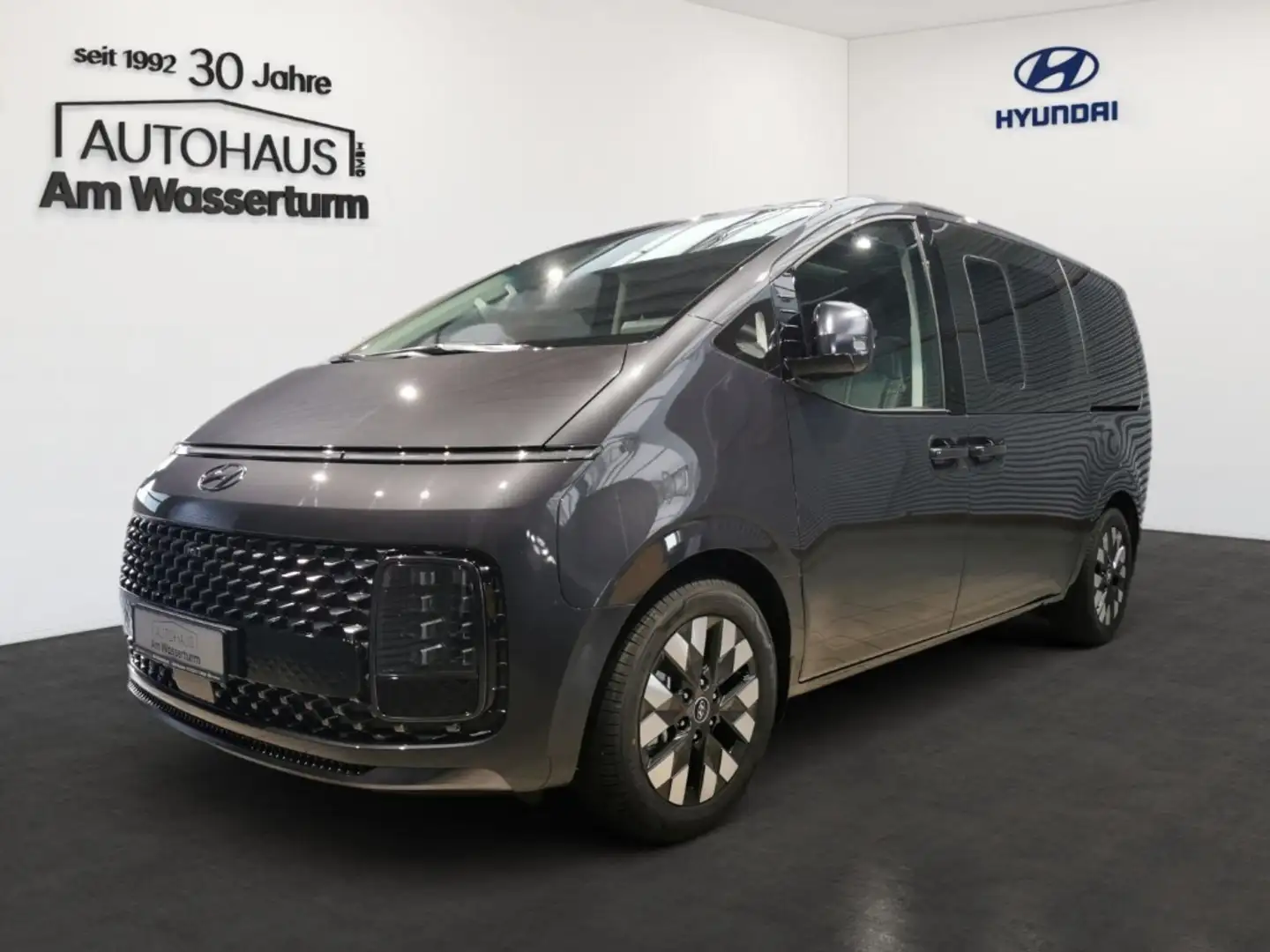Hyundai STARIA 2.2 CRDI 8AT 2WD Signature 7-Sitzer PANORAMADACH A Gris - 1