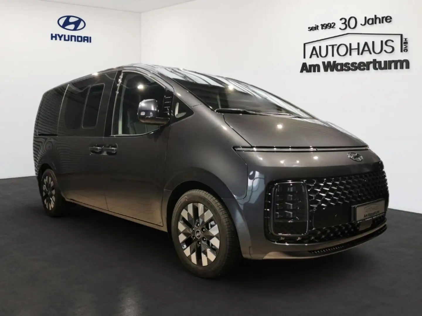 Hyundai STARIA 2.2 CRDI 8AT 2WD Signature 7-Sitzer PANORAMADACH A Grau - 2