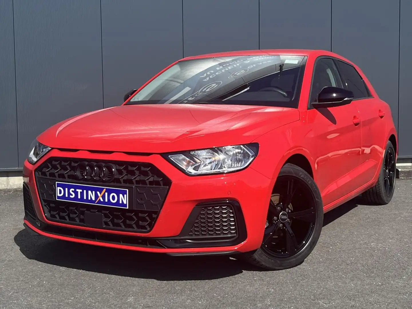 Audi A1 25 TFSI 95 Advanced avec Clé mains libres, Sièges chaufants et Apple Car Play Rouge - 2