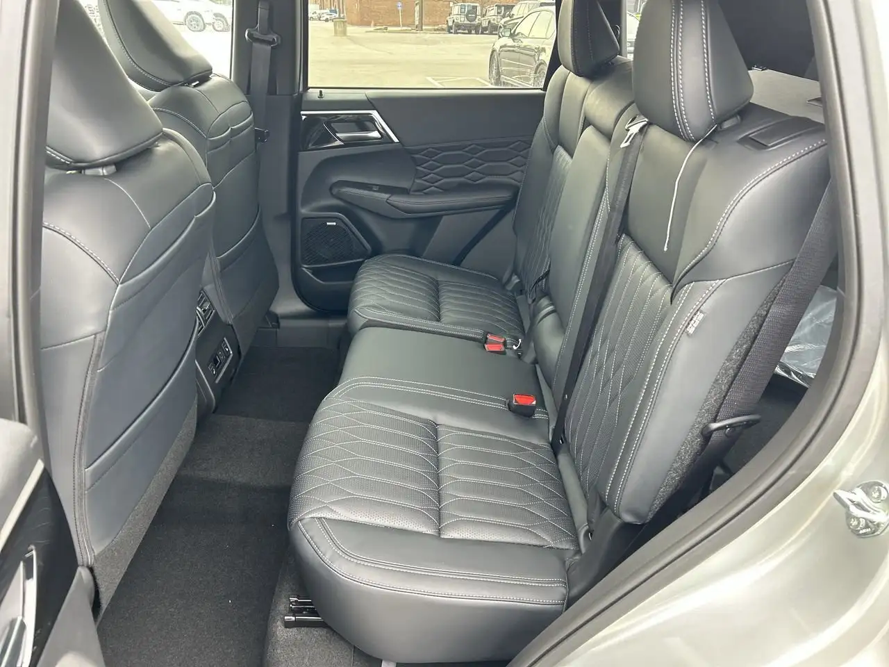 Mitsubishi Outlander снимка Mitsubishi Outlander