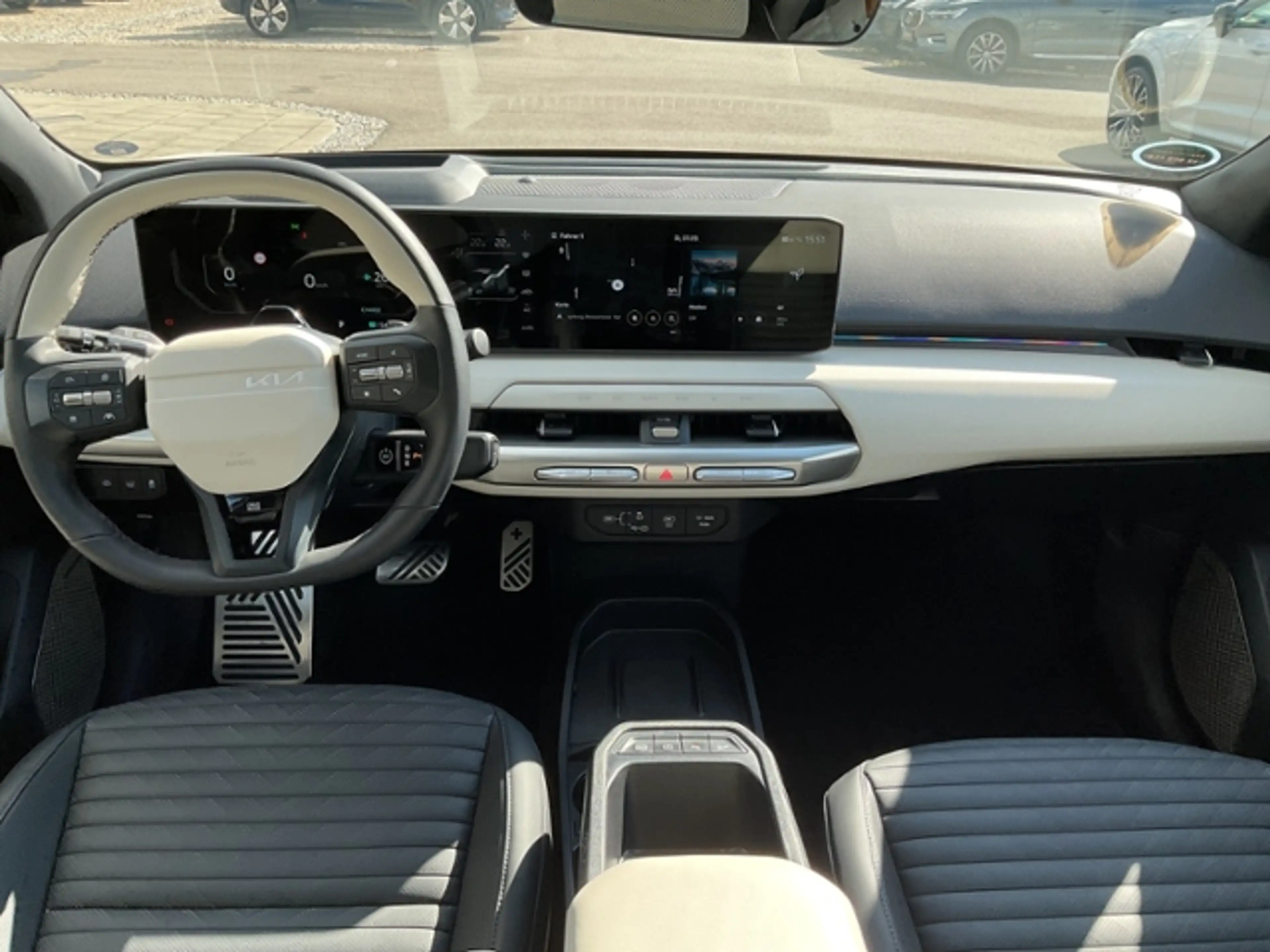 Kia EV4 Fastback GT-Line FWD 81 DWP COM CON 360° — photo 3