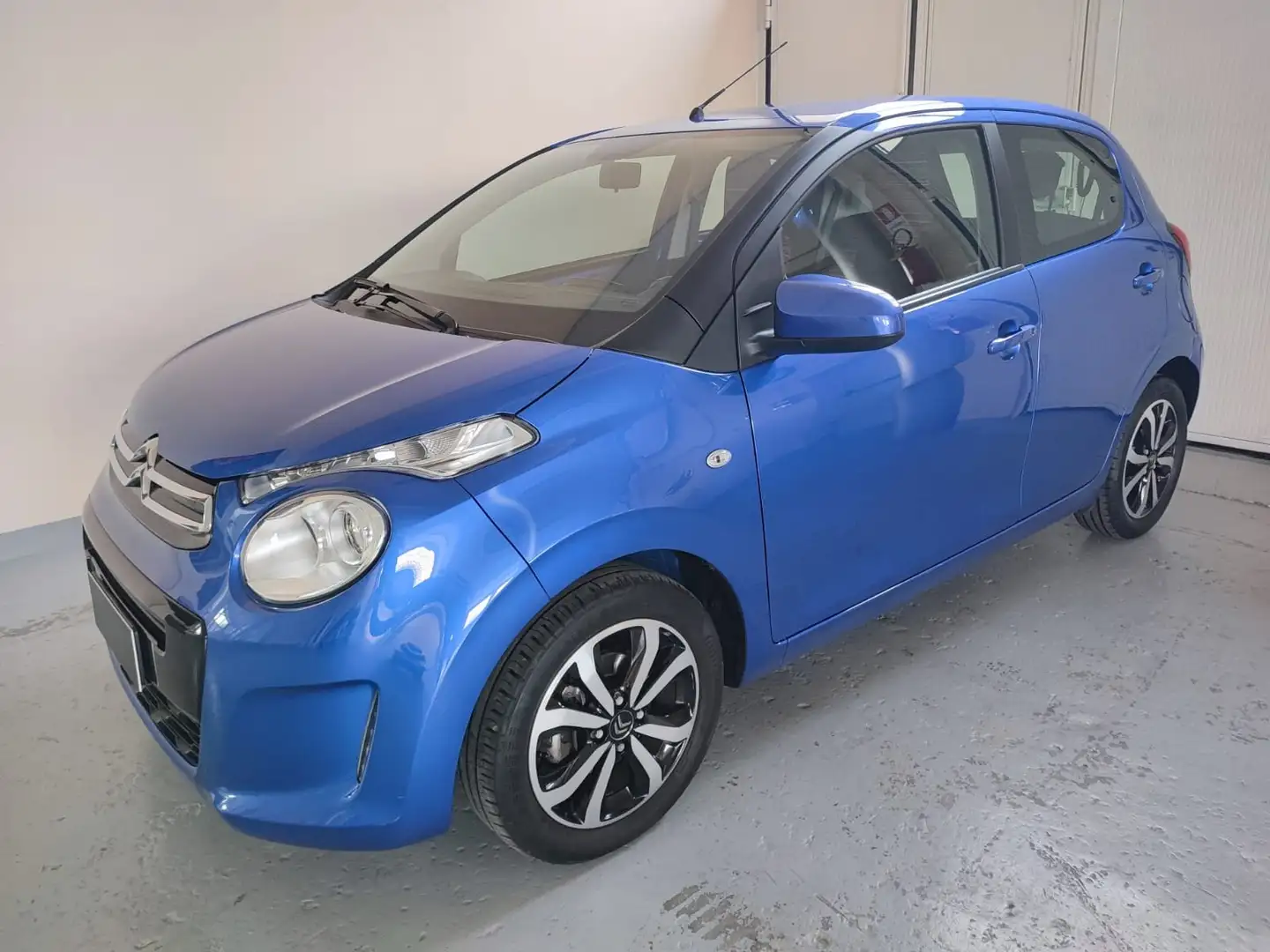 Citroen C1 5p 1.0 vti Shine 72cv neopatentati Blauw - 1