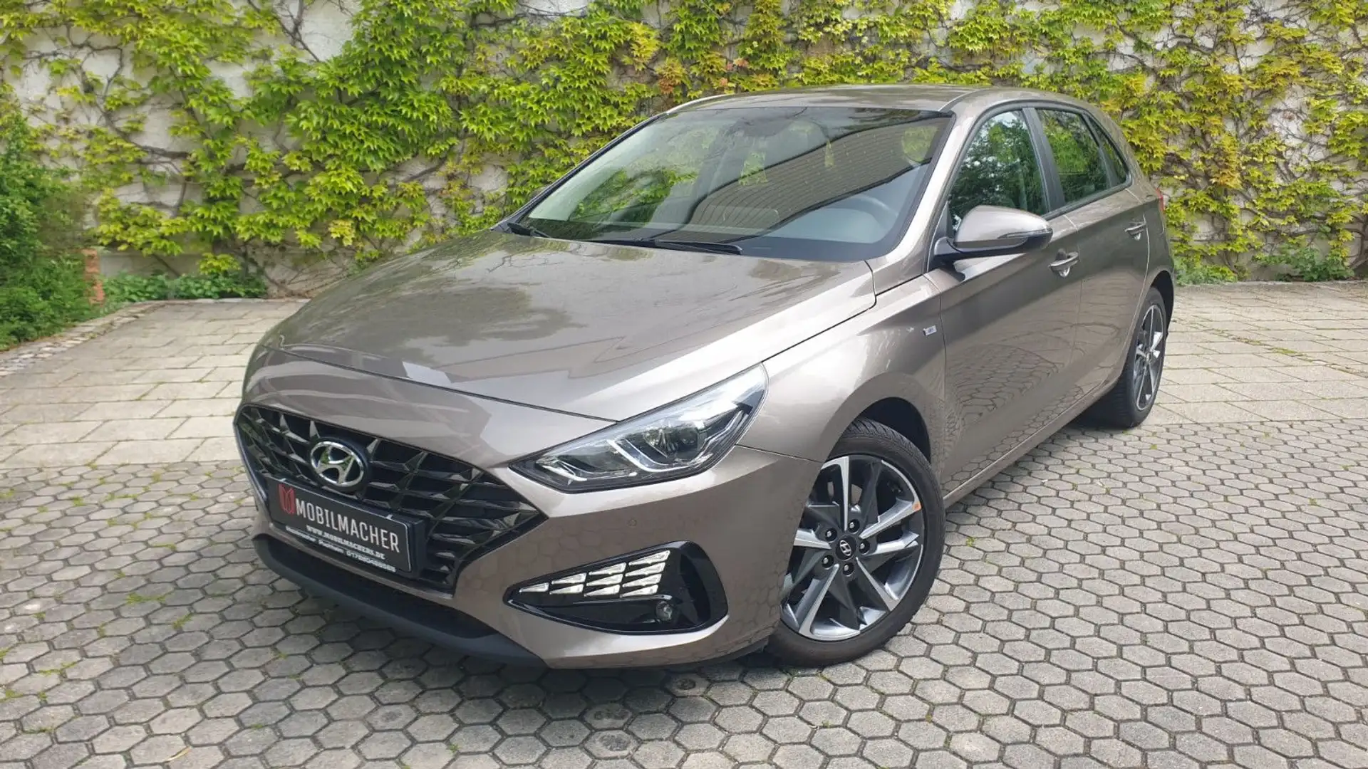 Hyundai i30 Mild-Hybrid Navi*Lenkr.H.*Kamera*Temp*LED Oro - 2