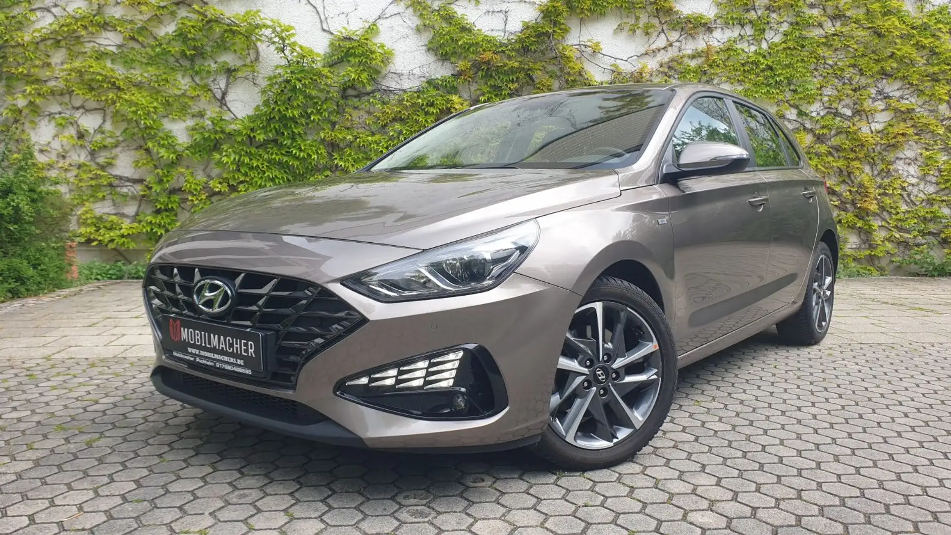 Hyundai i30 Mild-Hybrid Navi*Lenkr.H.*Kamera*Temp*LED Oro - 1