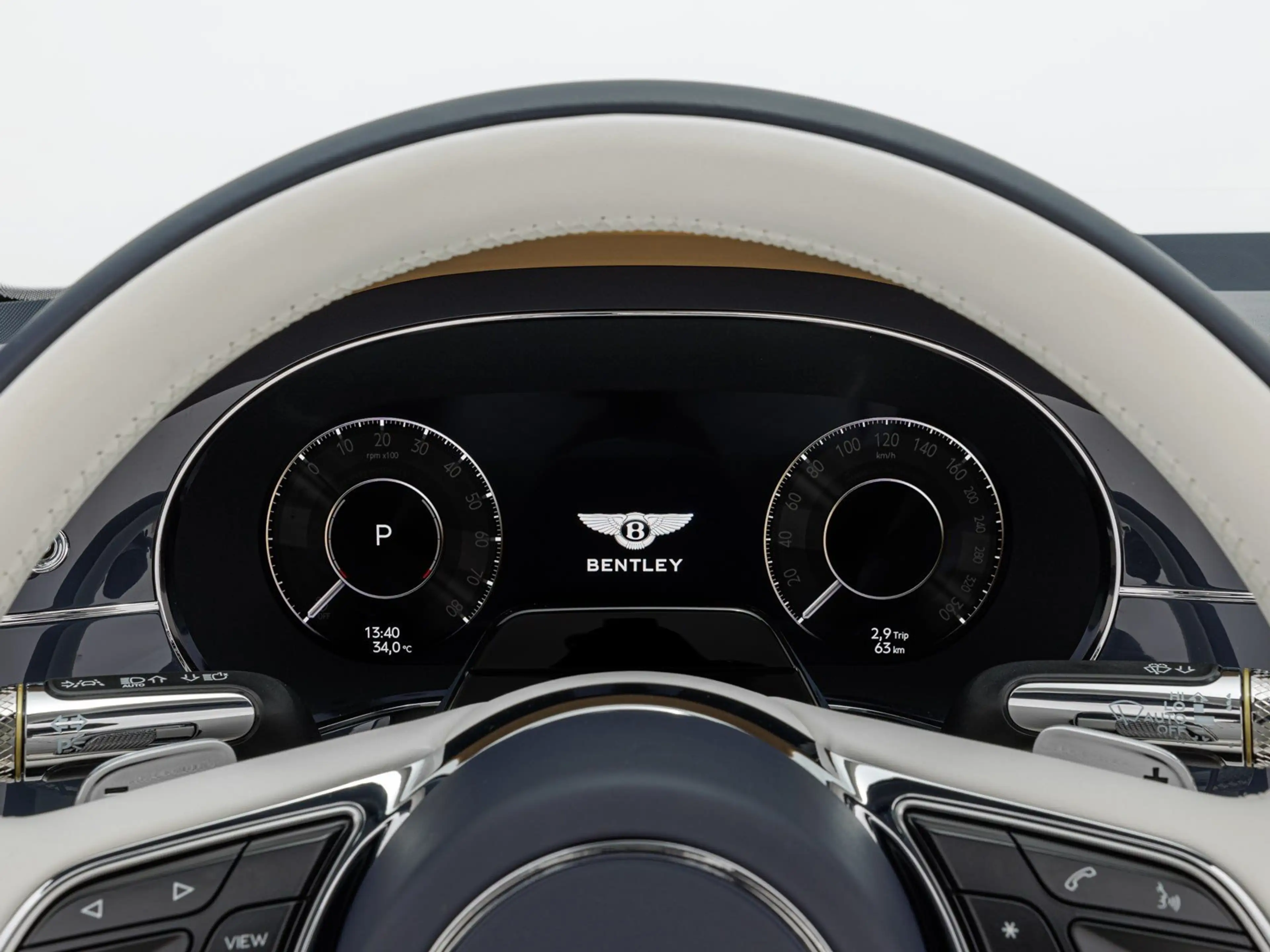 Bentley Continental GTC Mulliner Interieur — photo 15