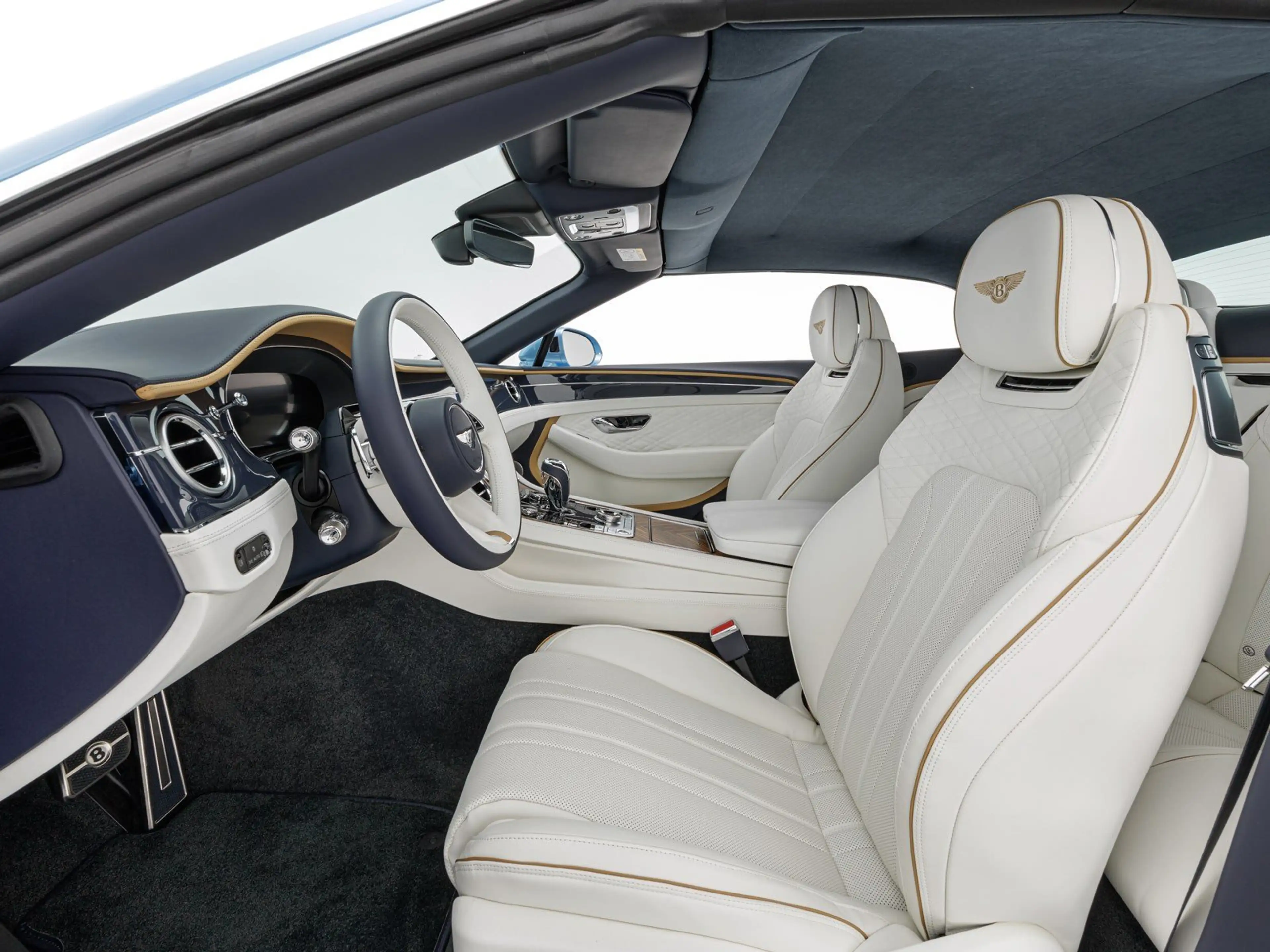 Bentley Continental GTC Mulliner Interieur — photo 12