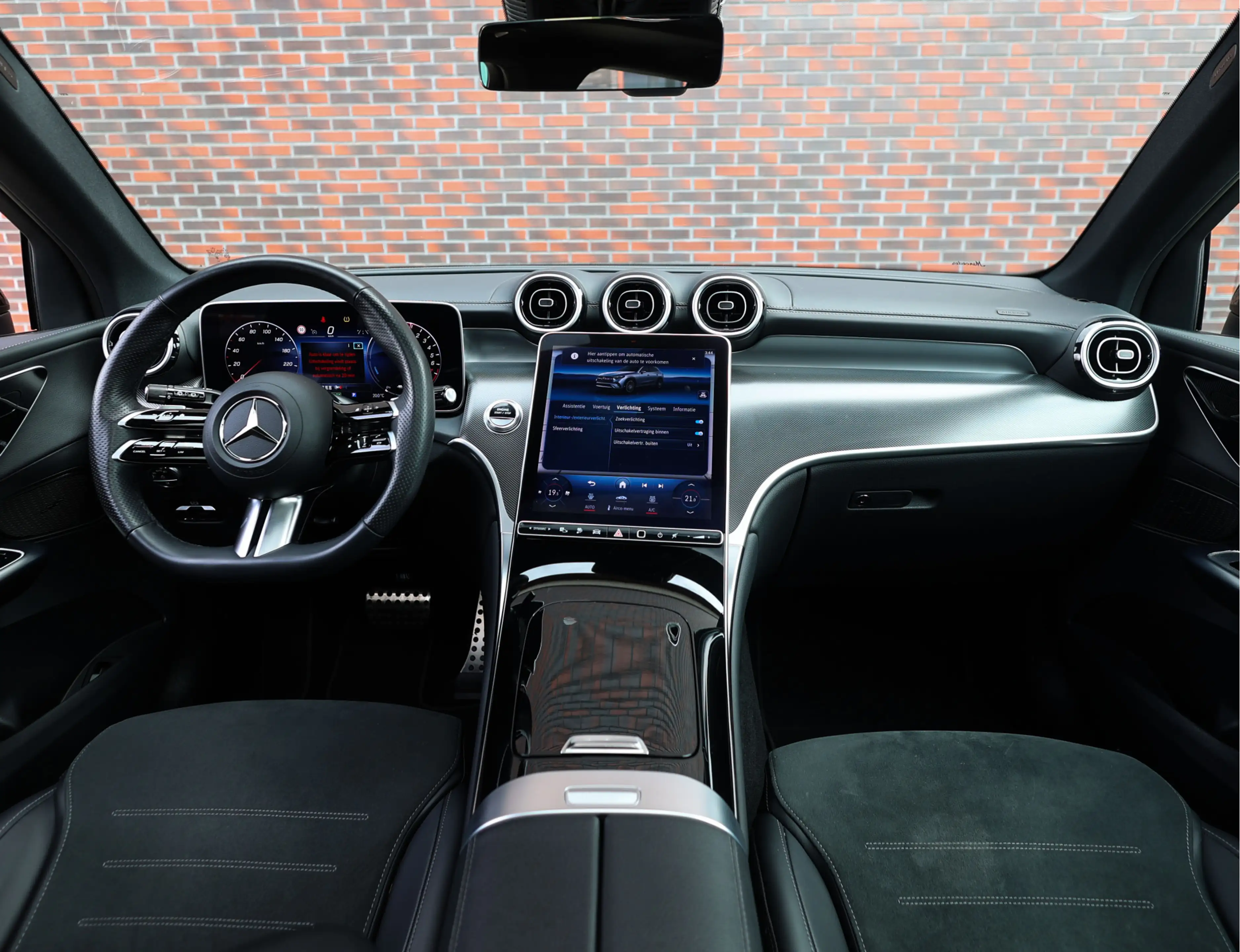 Mercedes-Benz GLC 300 300e 4MATIC | Pano - Stoelverwarming — photo 3