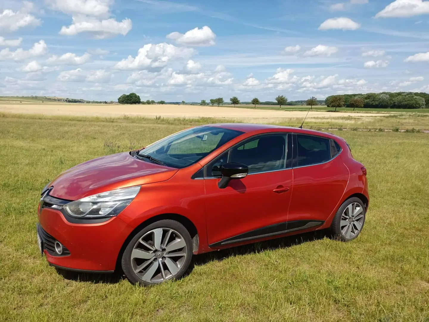 Renault Clio Renault Clio Tech`Run Energy TCe 90 Klein-/ Kompaktwagen Rot - 1