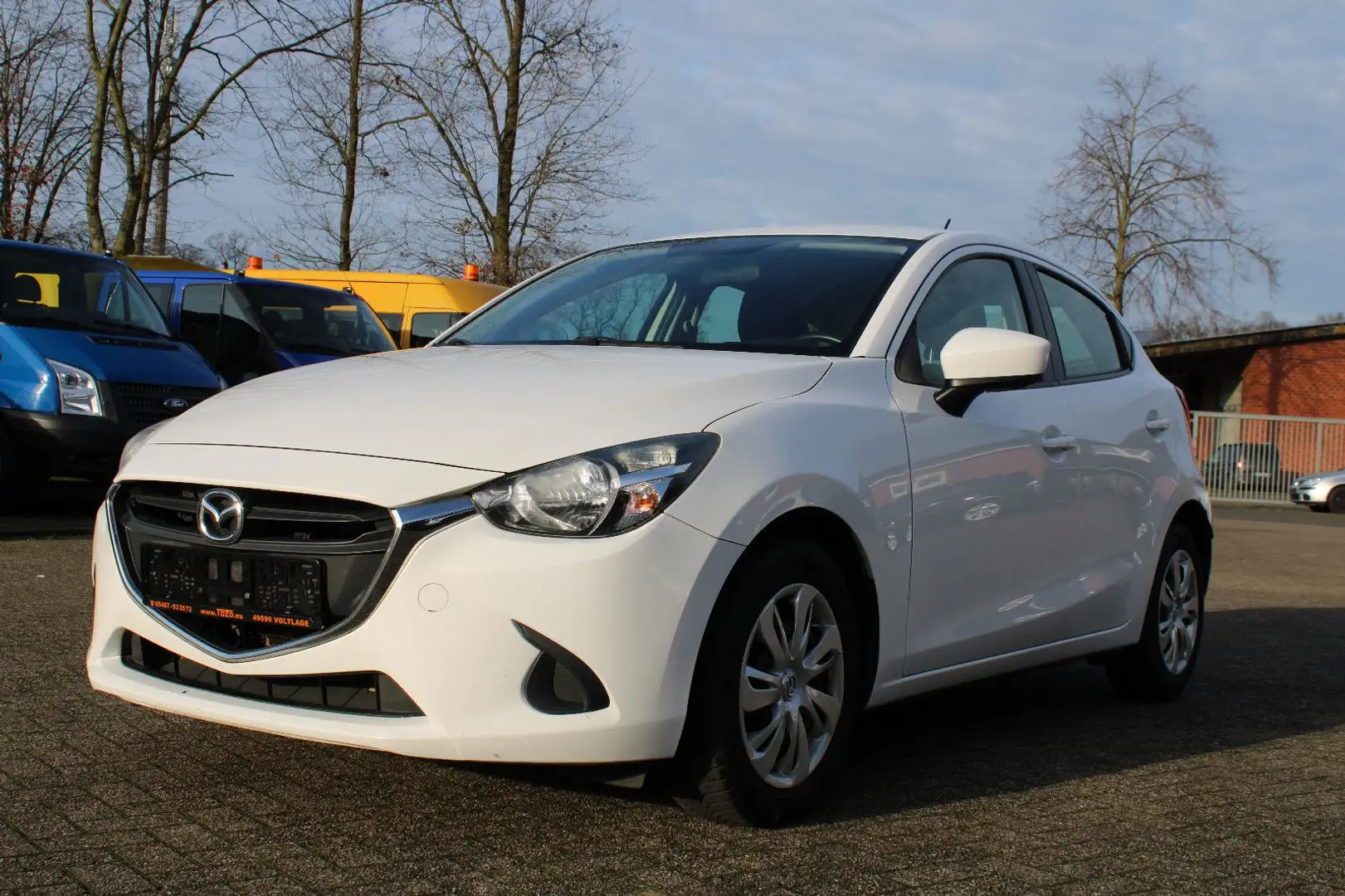 Mazda 2 Lim. Center-Line Weiß - 1