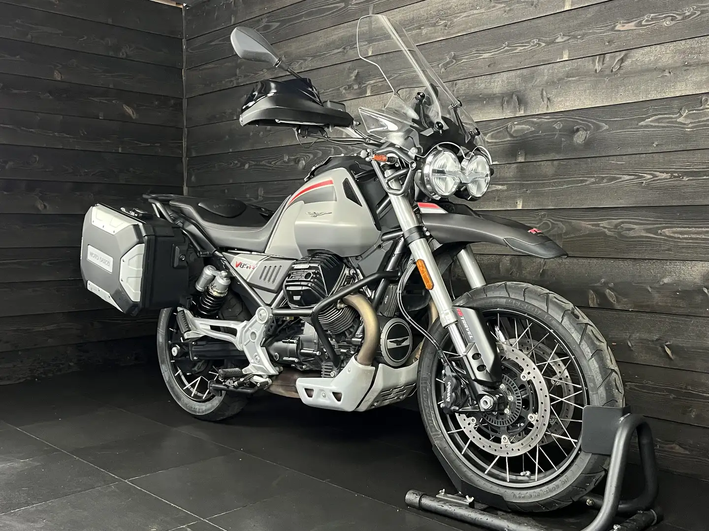 Moto Guzzi V 85 TT TRAVEL E5 Gris - 2