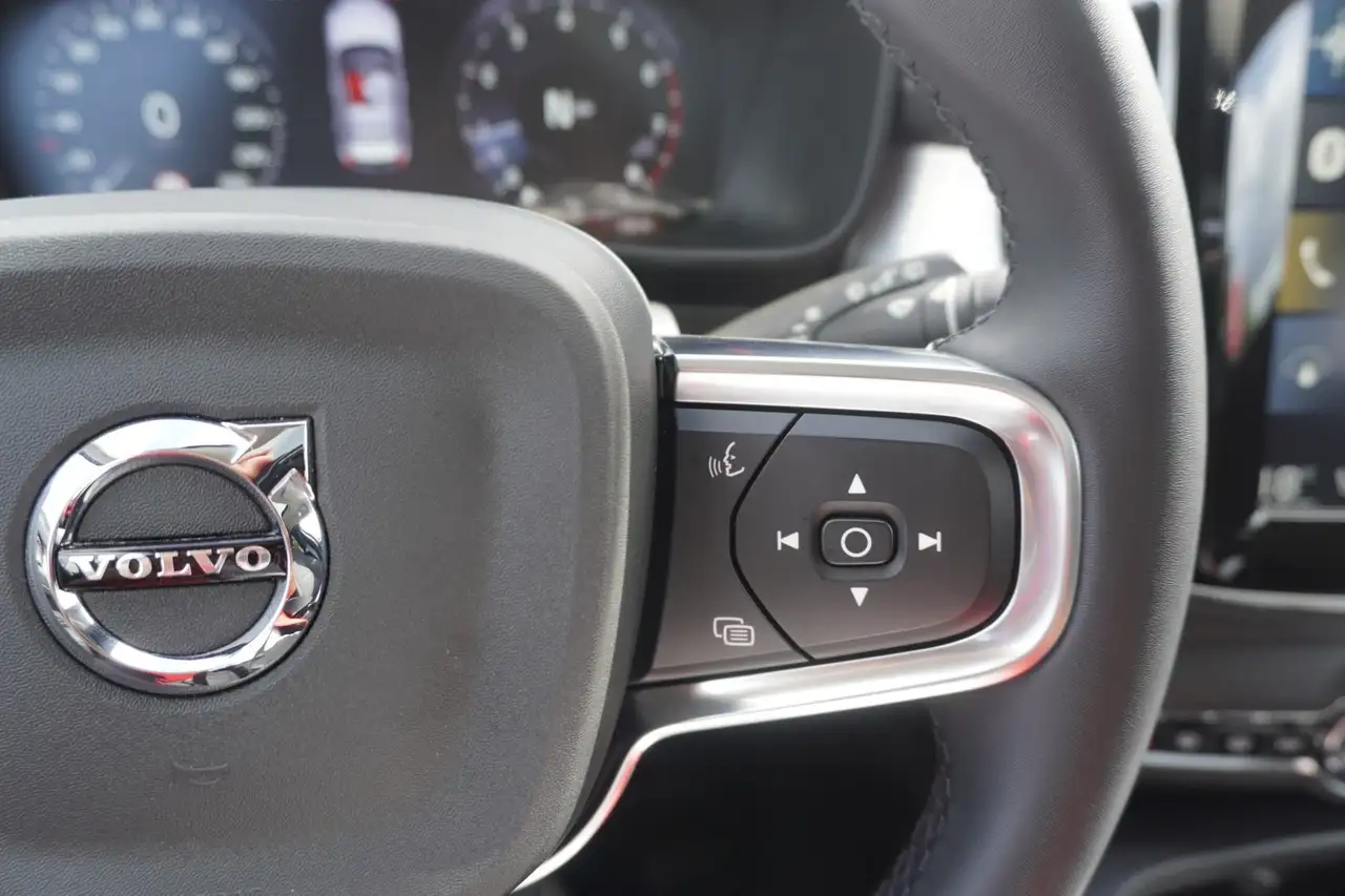 Volvo XC40 T2 Momentum LED Panorama Kamera ACC, миниатюра 22