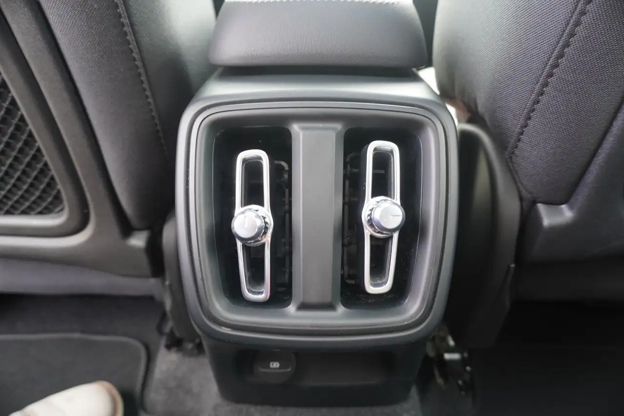 Volvo XC40 T2 Momentum LED Panorama Kamera ACC, миниатюра 16