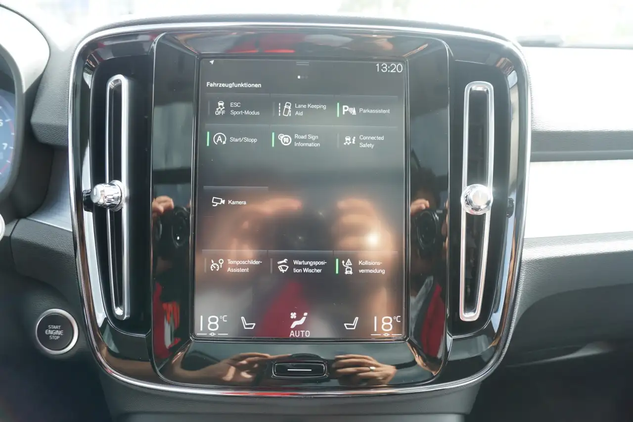 Volvo XC40 T2 Momentum LED Panorama Kamera ACC, миниатюра 28